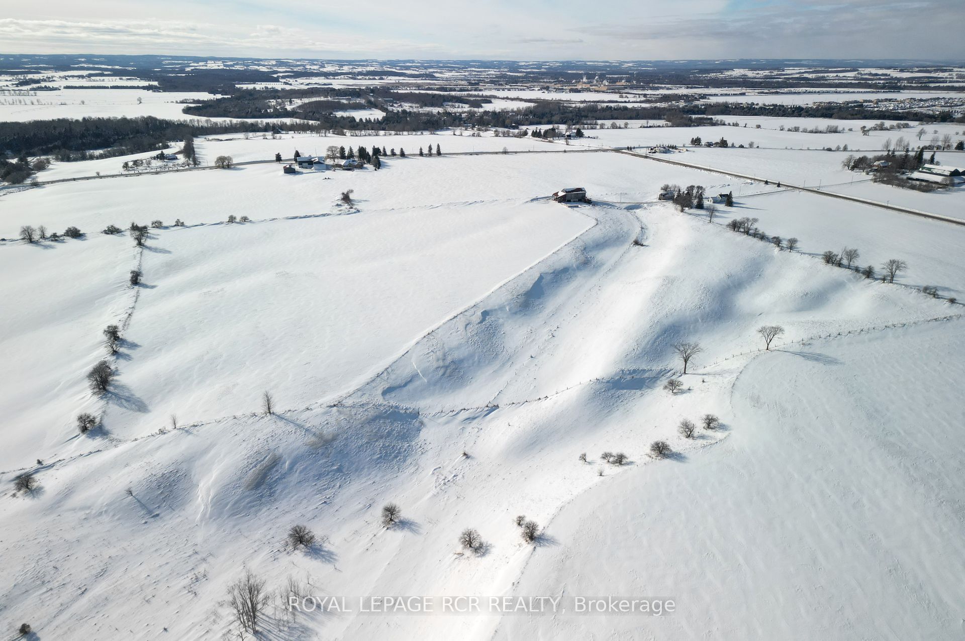 6049 13th Line Property Photo 10