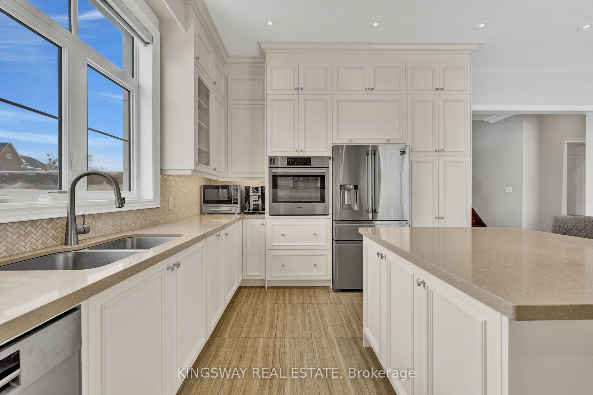 70 Bond Crescent Property Photo 10
