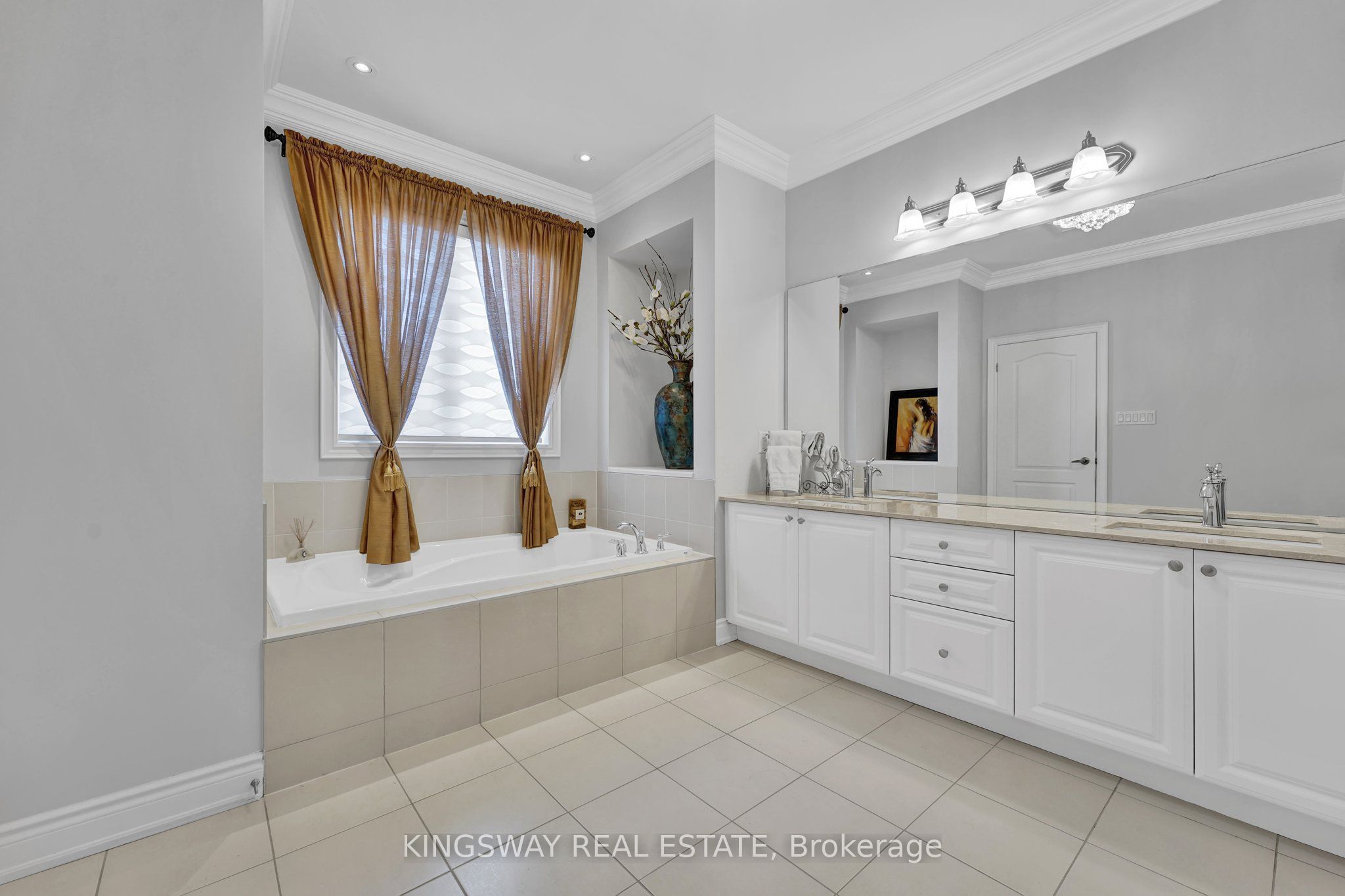 70 Bond Crescent Property Photo 18