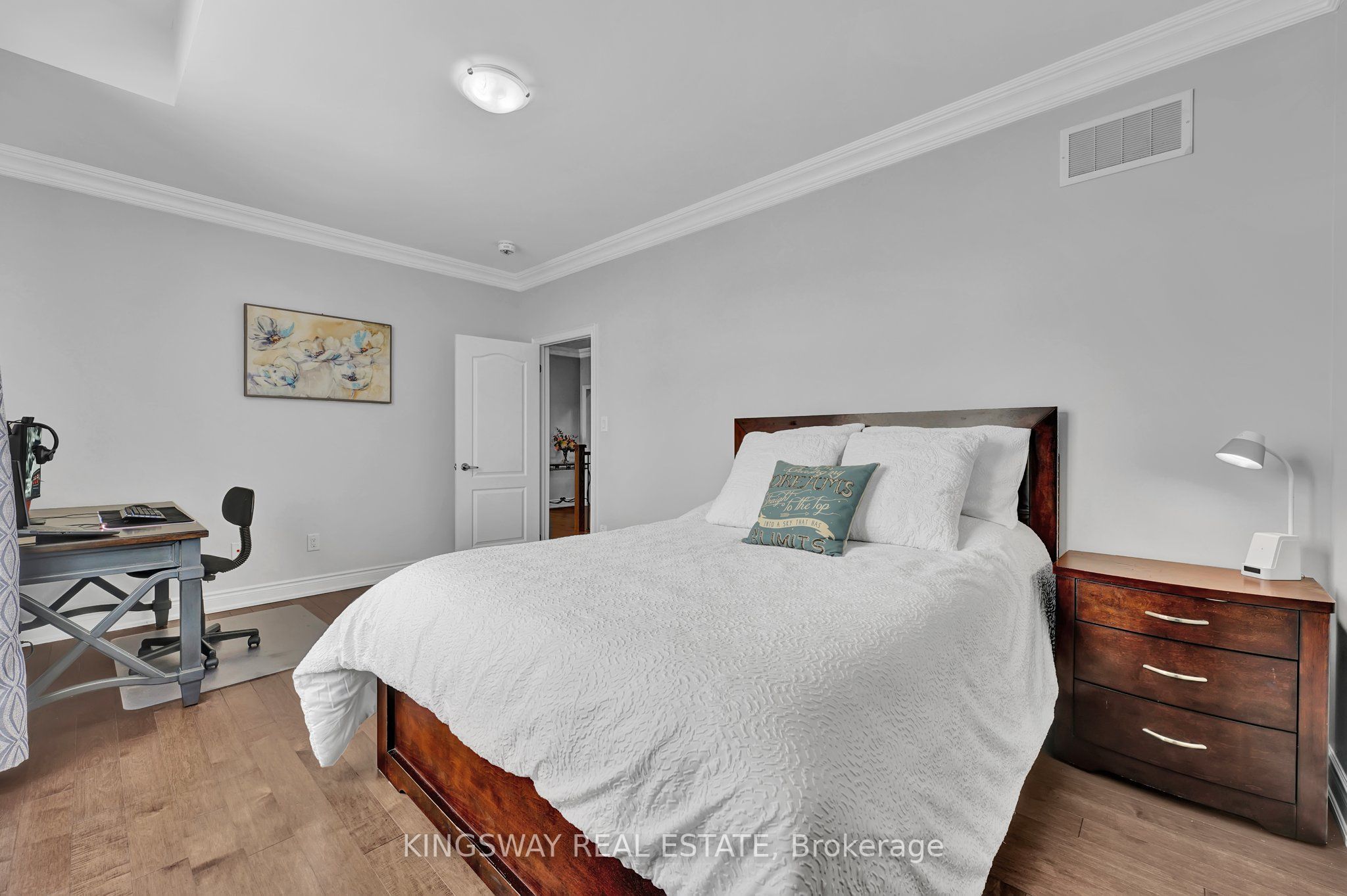 70 Bond Crescent Property Photo 20