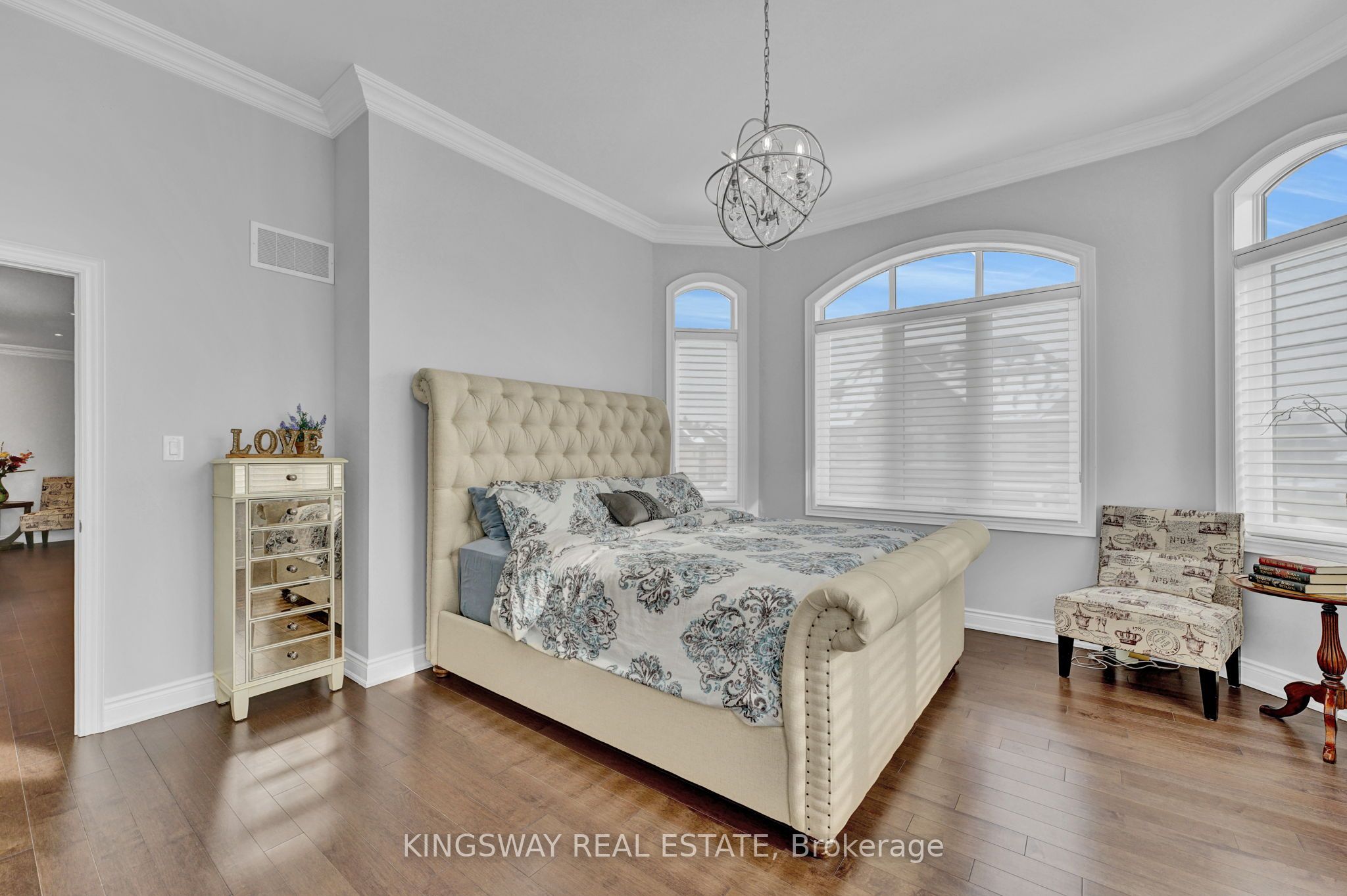 70 Bond Crescent Property Photo 22