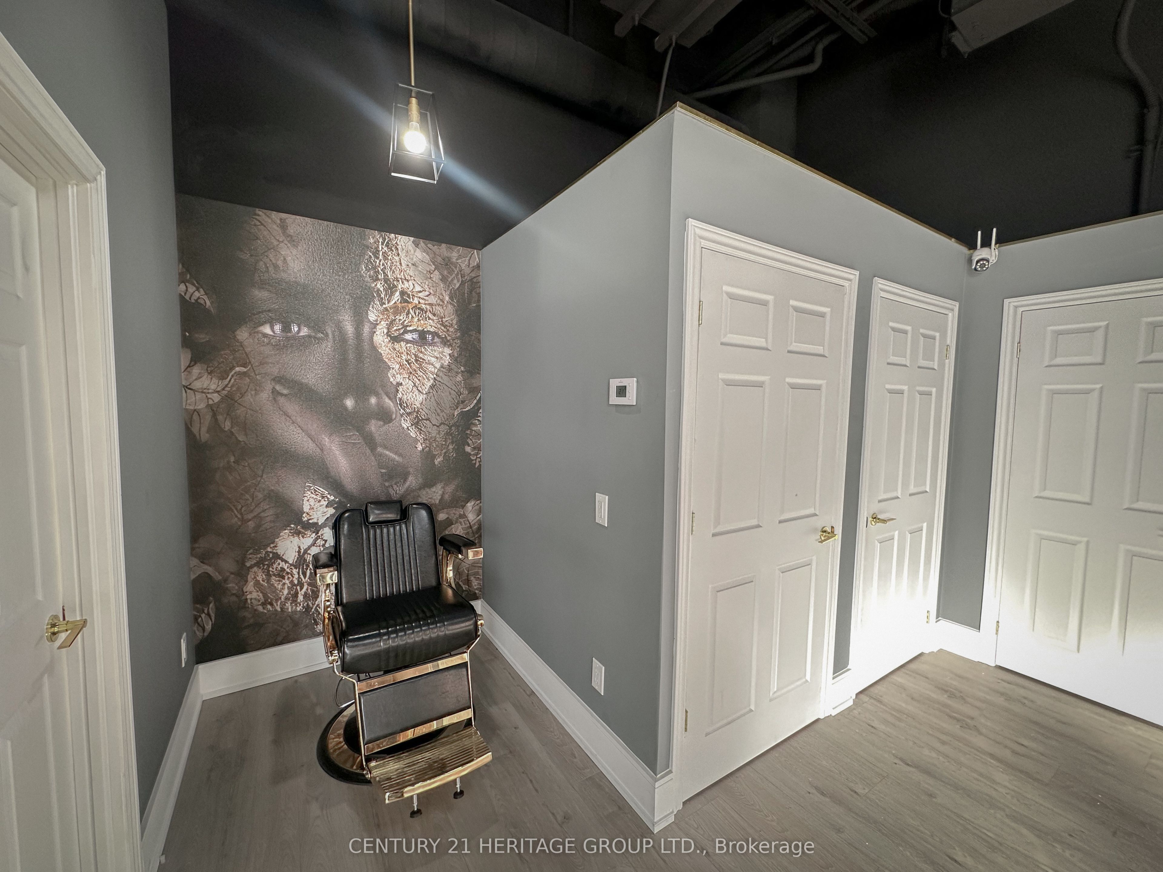 #8 - 11860 Yonge Street Property Photo 5