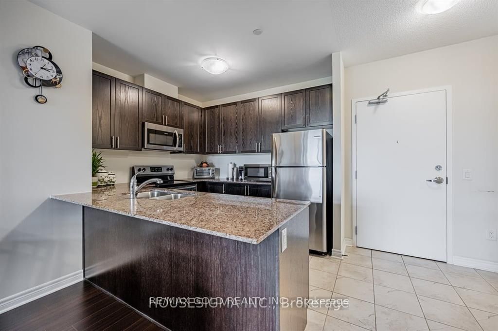 #203 - 39 New Delhi Drive Property Photo 9