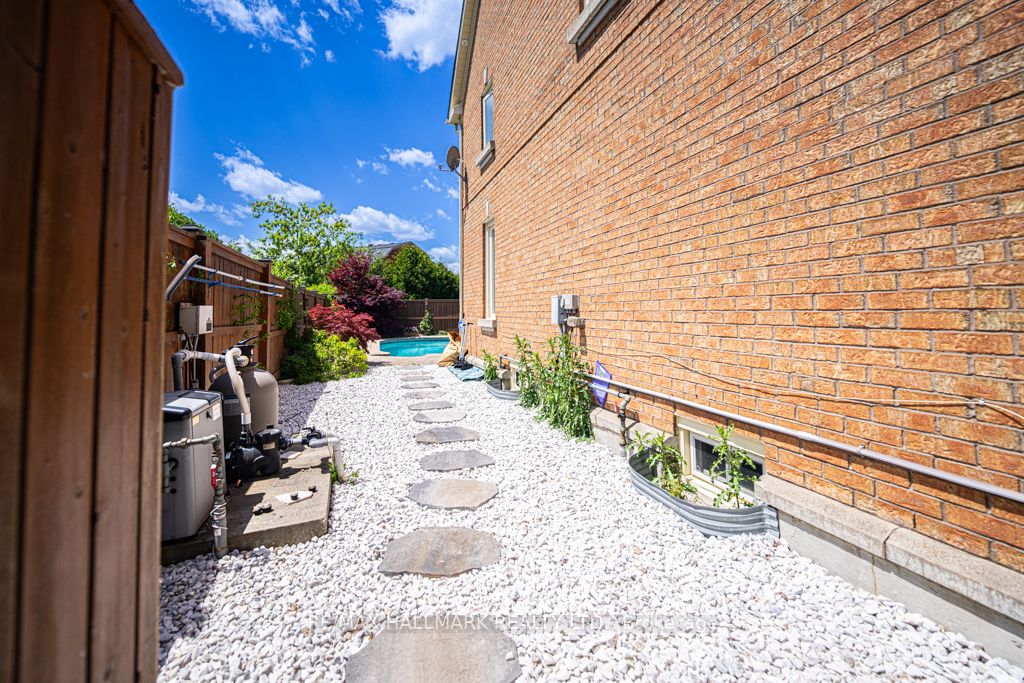 59 Oatlands Crescent Property Photo 24