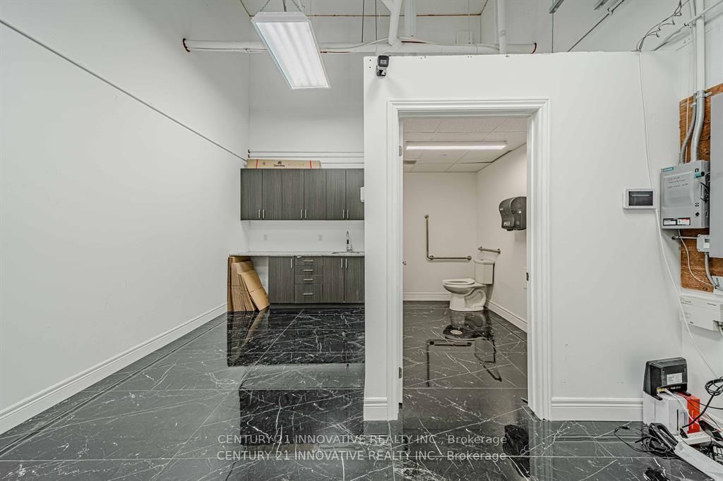 #134 - 7777 Weston Road Property Photo 14