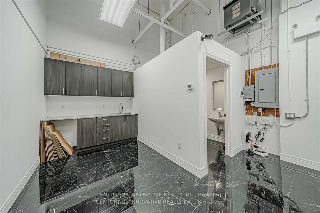 #134 - 7777 Weston Road Property Photo 15