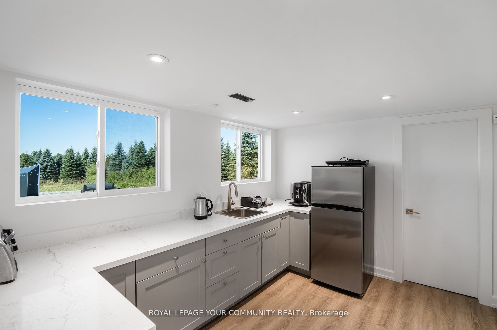 16155 Keele Street Property Photo 17