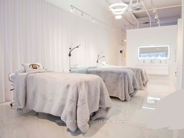 #260 - 7777 Weston Road Property Photo 6