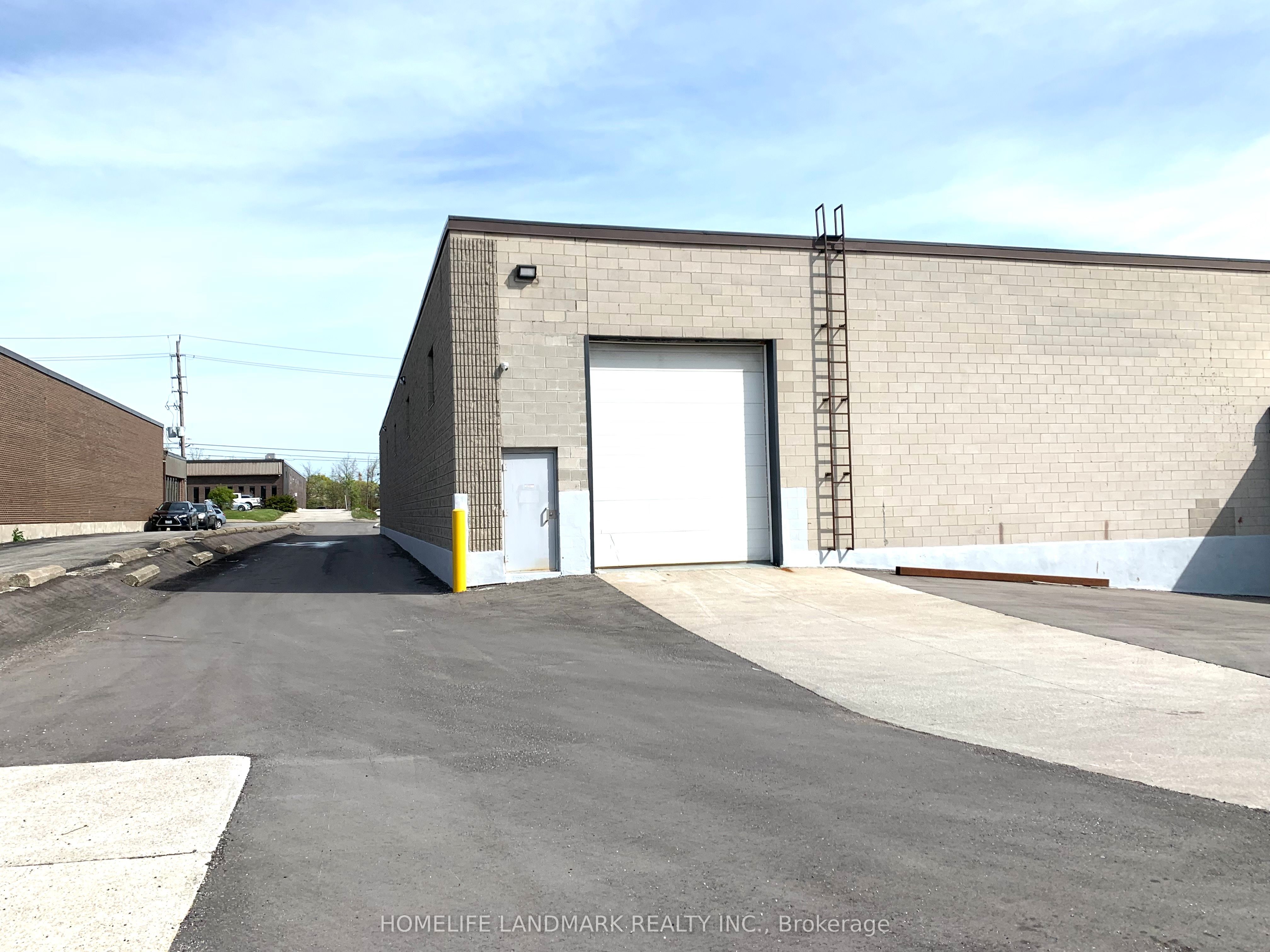 #part 3 - 435 Steelcase Road Property Photo 3