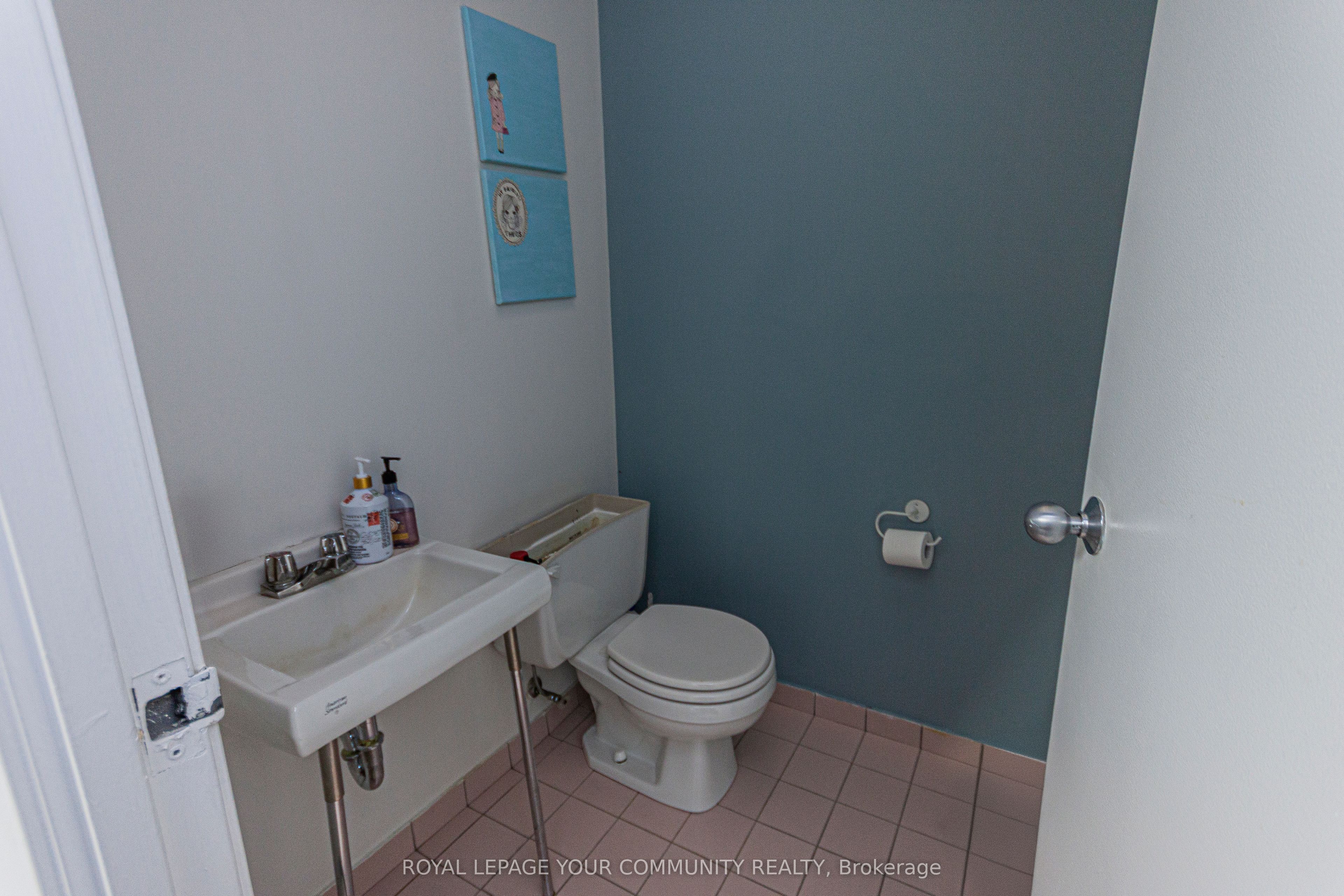 #26 - 2800 John Street Property Photo 20