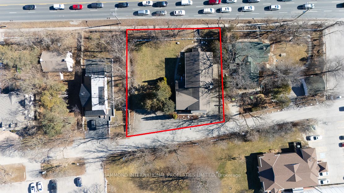7788 Yonge Street Property Photo 1