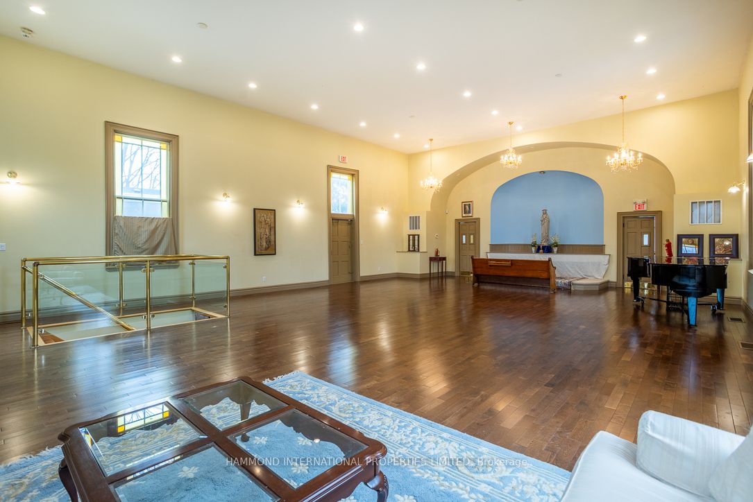 7788 Yonge Street Property Photo 15