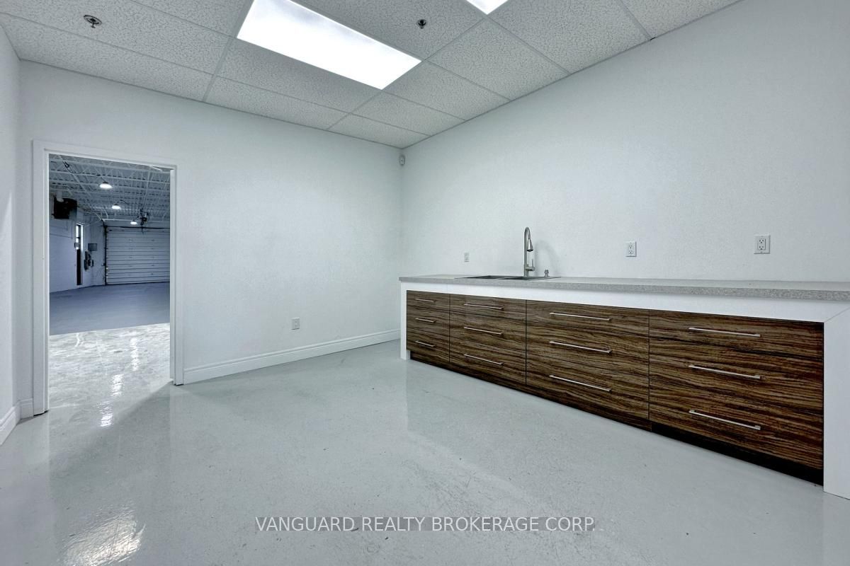 #12 - 132 Jardin Drive Property Photo 8