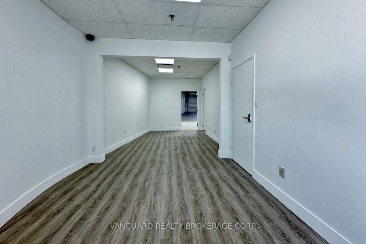 #12 - 132 Jardin Drive Property Photo 9