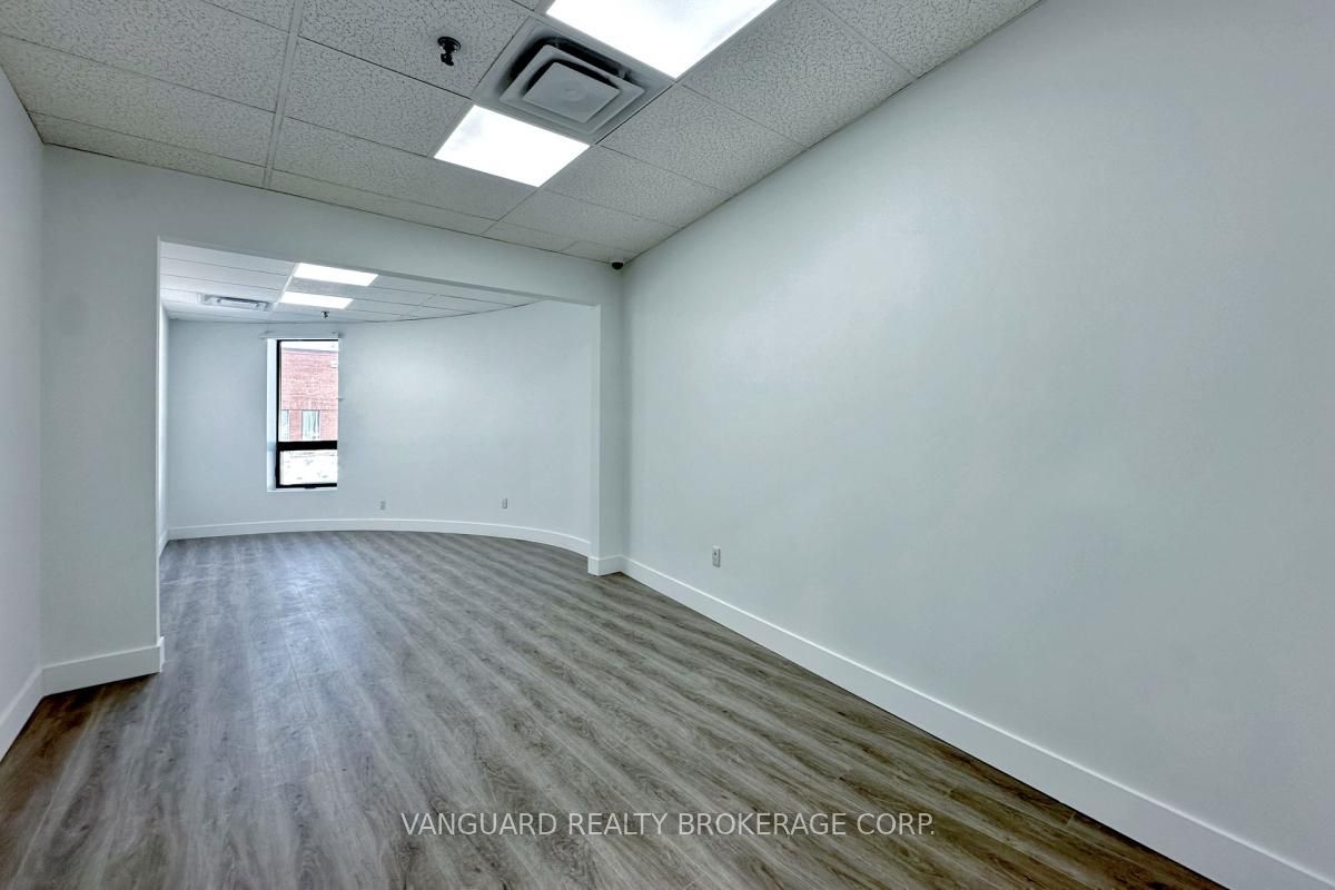 #12 - 132 Jardin Drive Property Photo 10