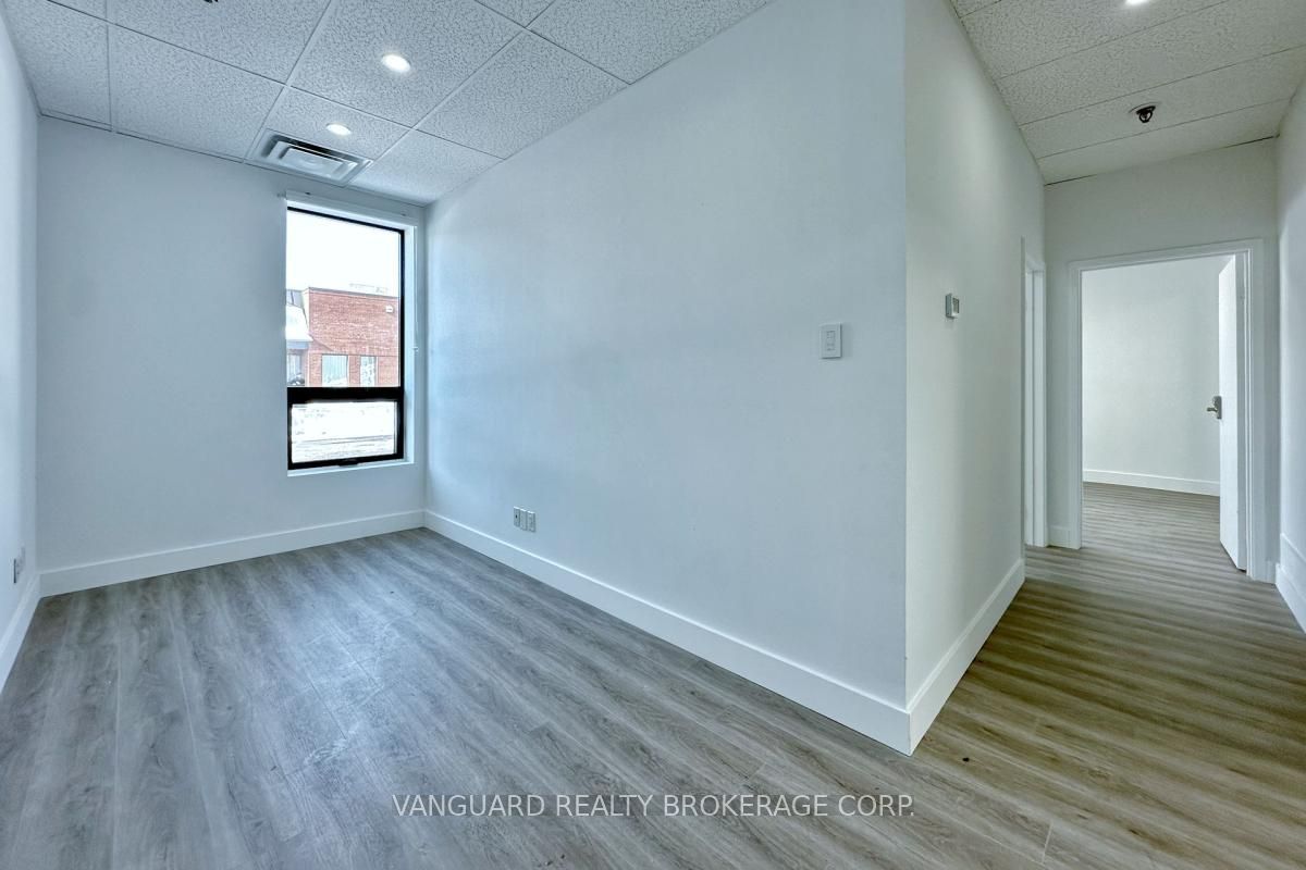 #12 - 132 Jardin Drive Property Photo 12
