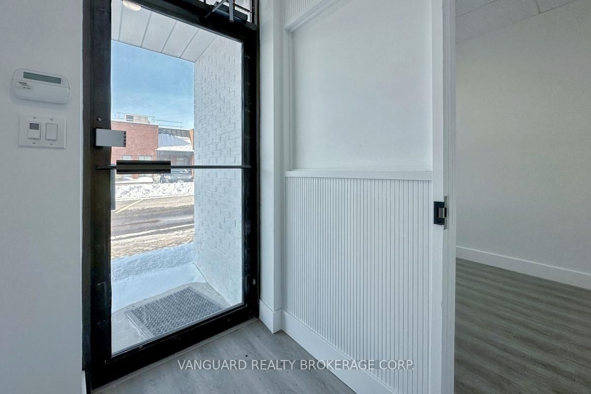 #12 - 132 Jardin Drive Property Photo 13