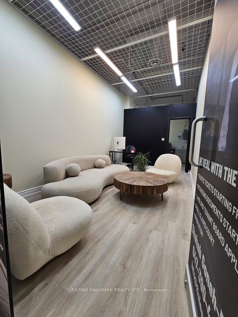 #181 - 7181 Yonge Street Property Photo 3