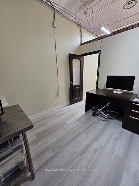 #181 - 7181 Yonge Street Property Photo 4
