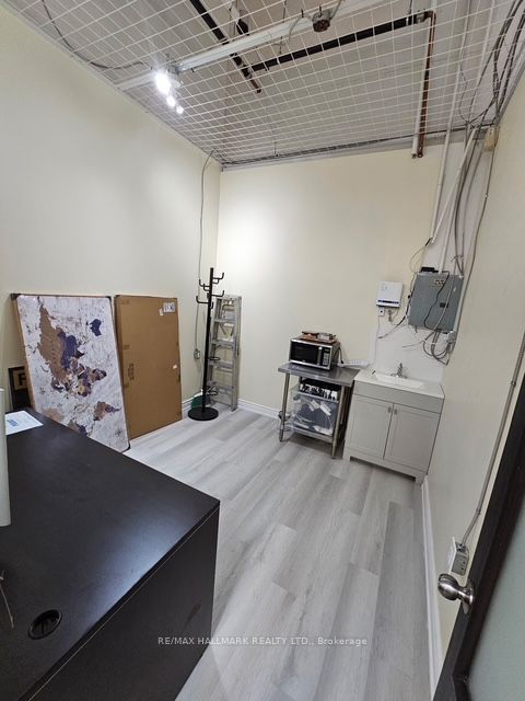 #181 - 7181 Yonge Street Property Photo 5