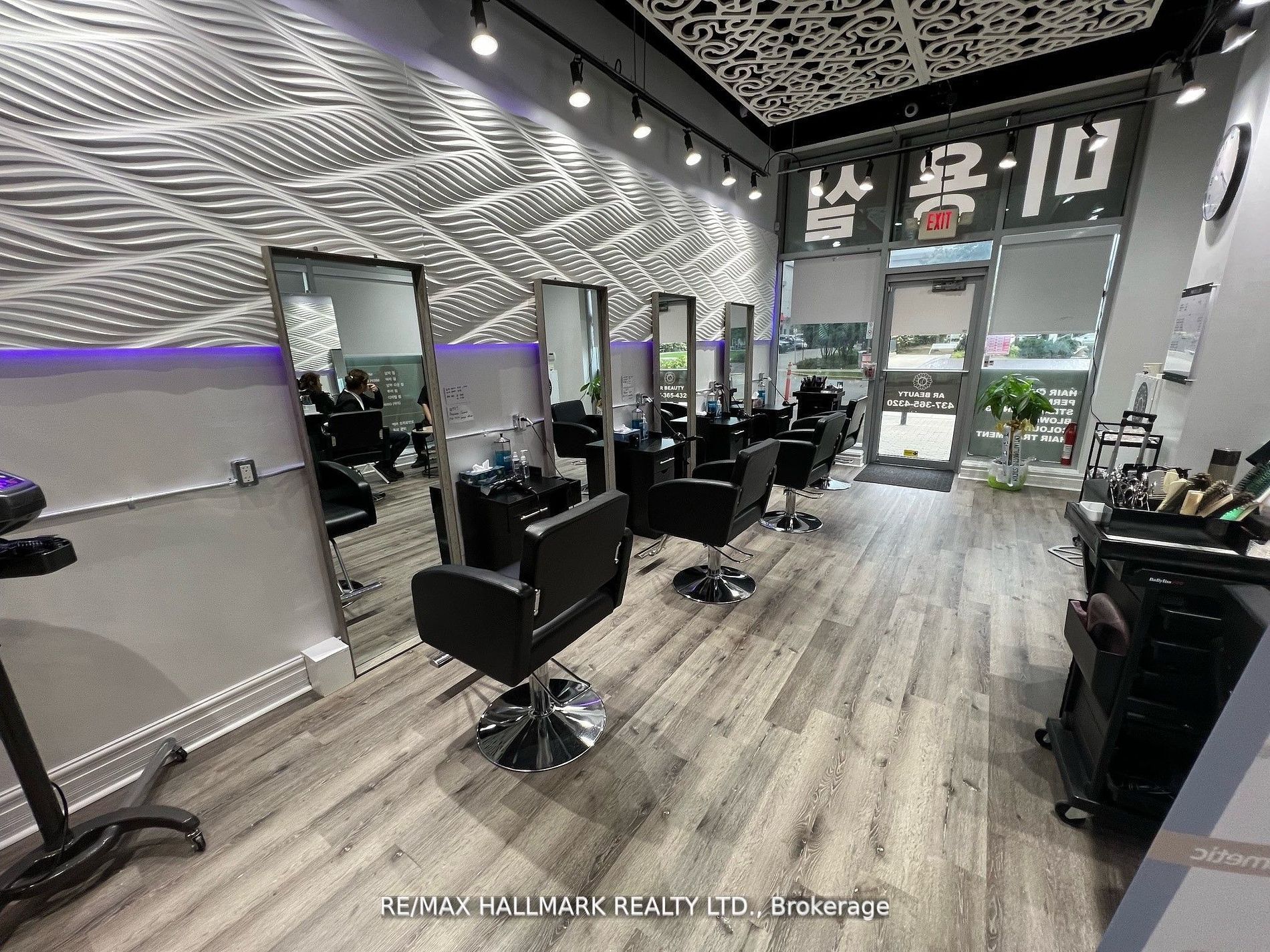 #103 - 7191 Yonge Street Property Photo 2