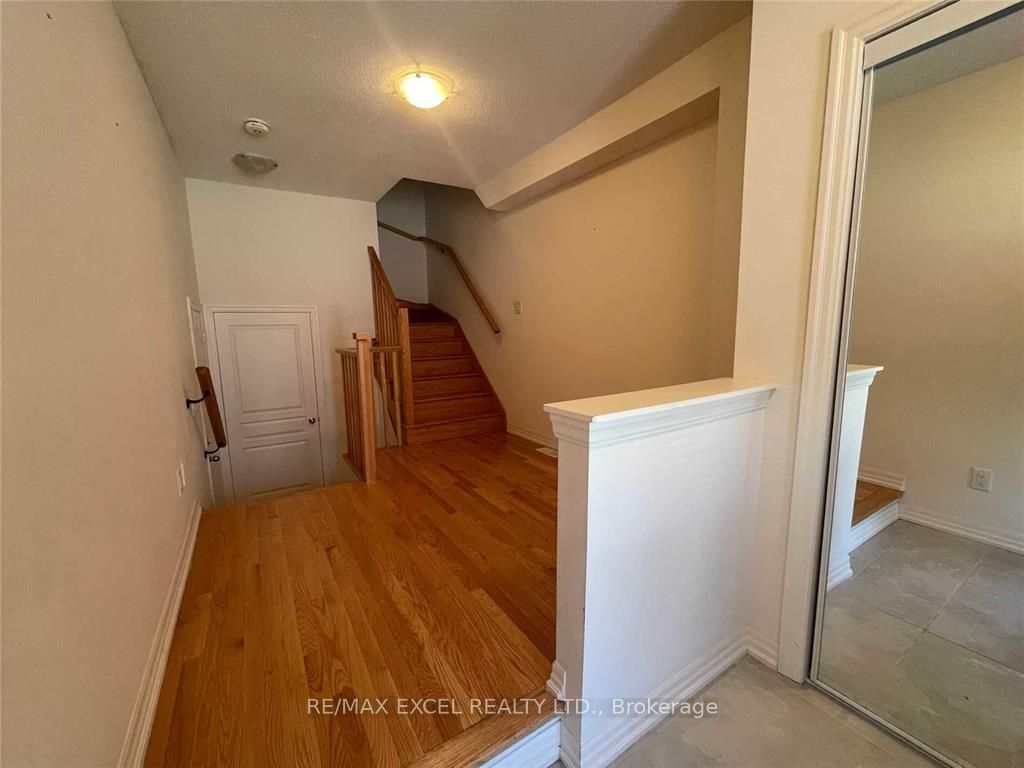 29 Vantage Loop Property Photo 3