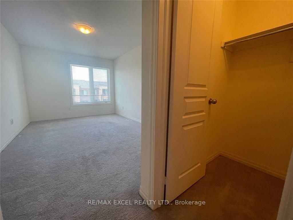 29 Vantage Loop Property Photo 13
