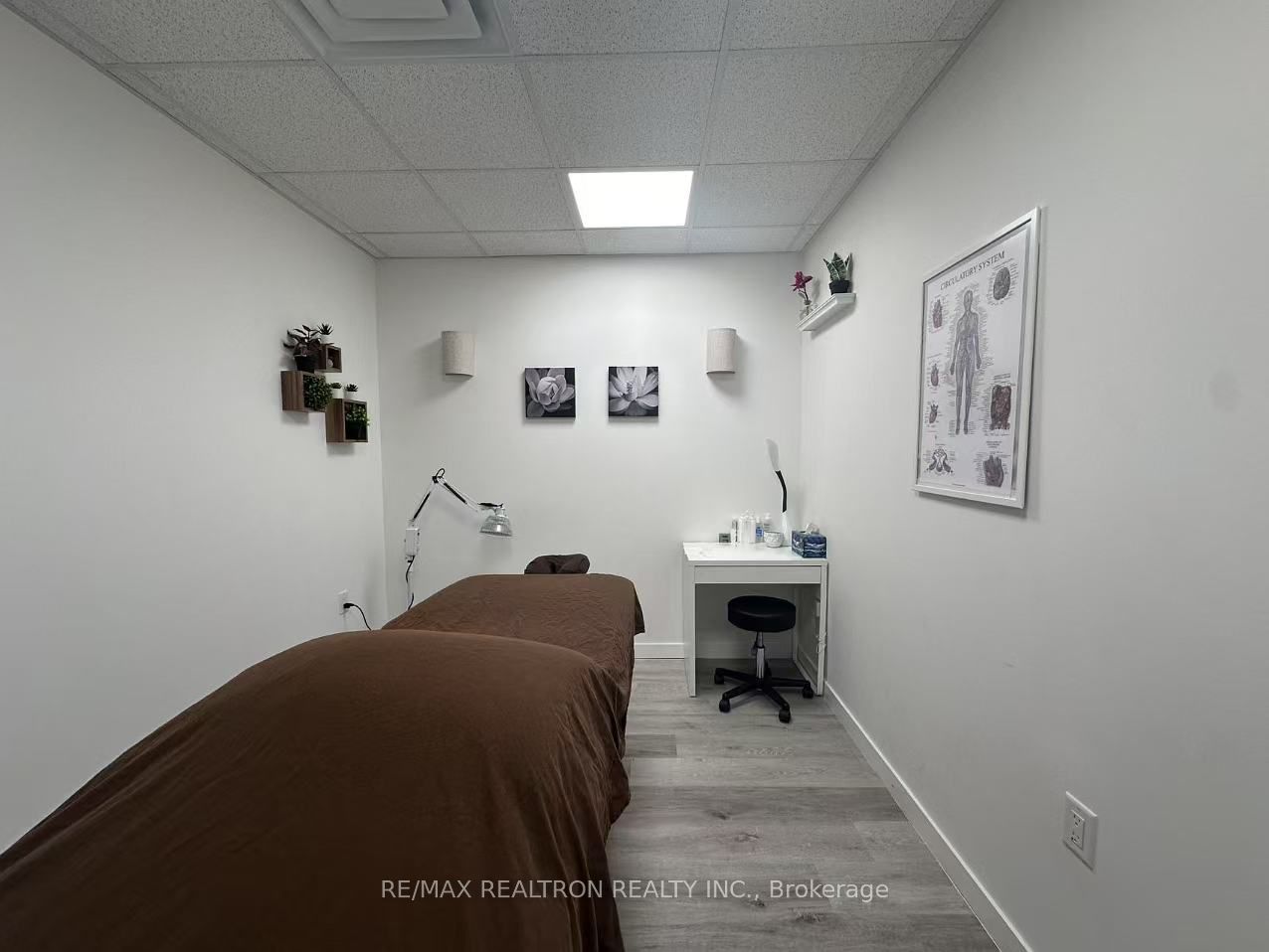 #13 - 3362 Bur Oak Avenue Property Photo 16