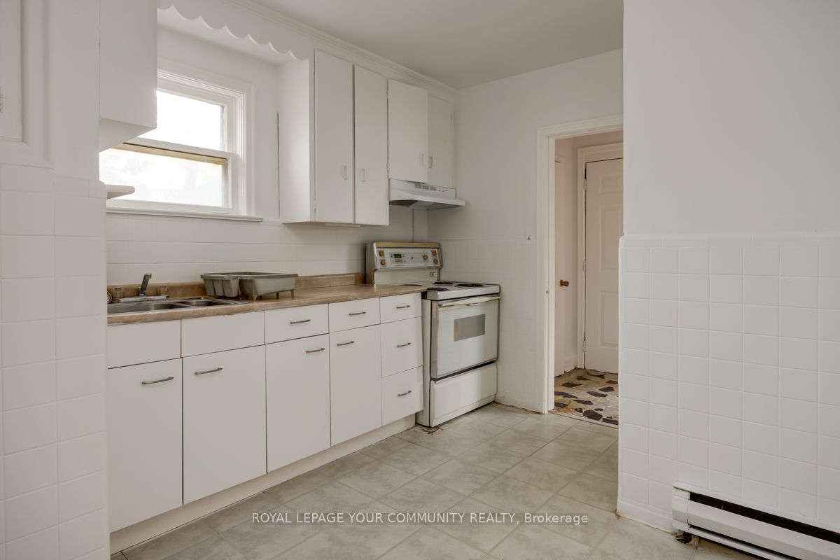 #main Floor - 125 Major Mackenzie Drive Property Photo 8
