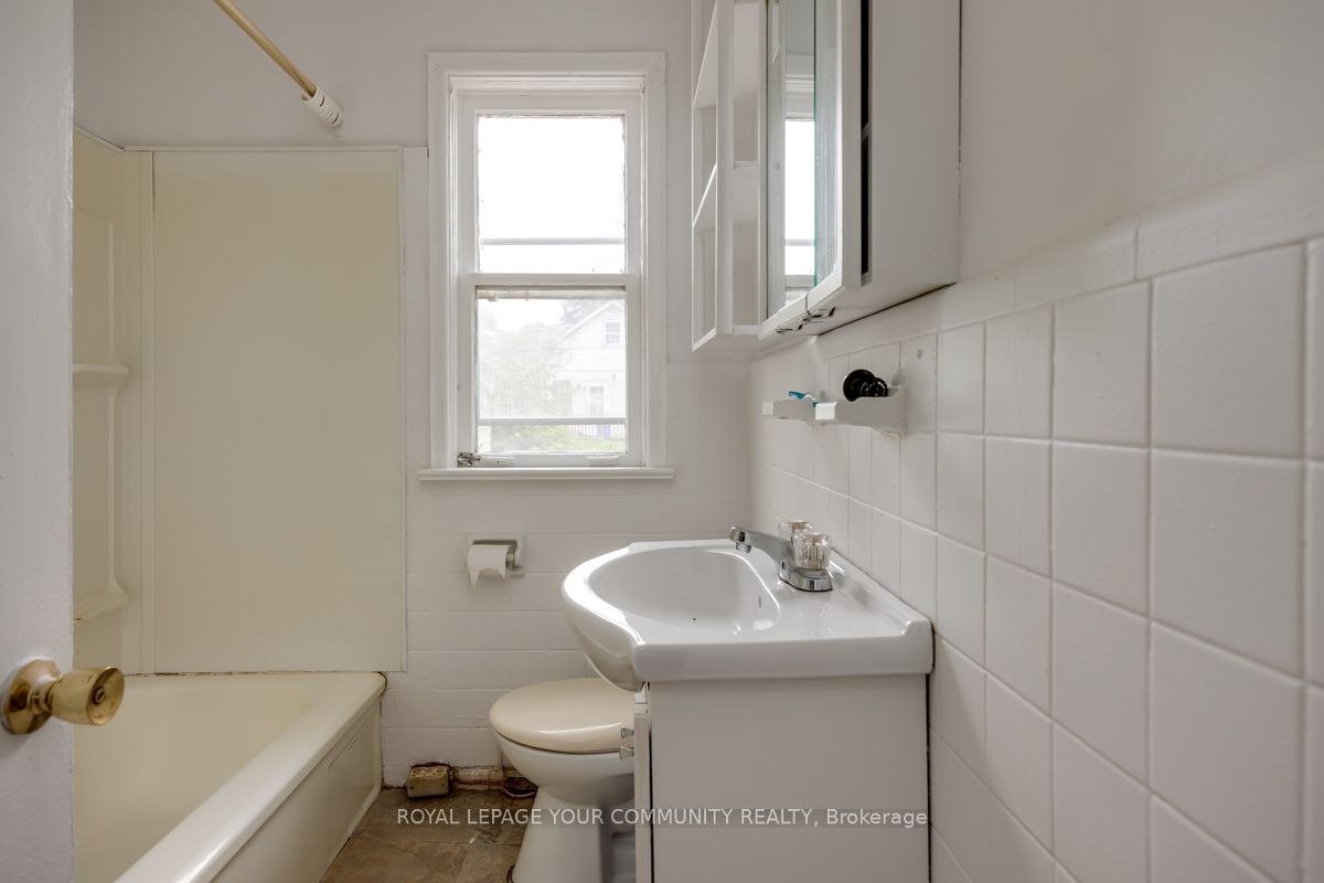 #main Floor - 125 Major Mackenzie Drive Property Photo 18