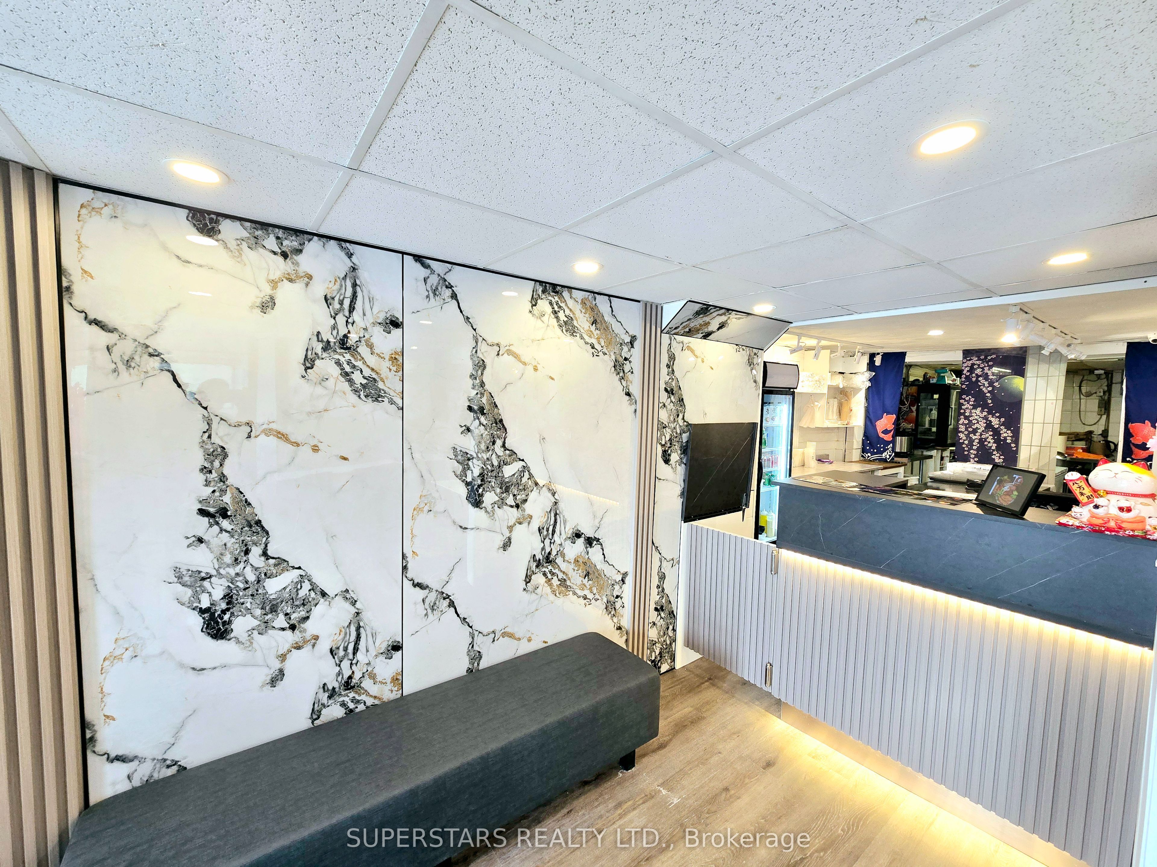 #main - 10231 Yonge Street Property Photo 3