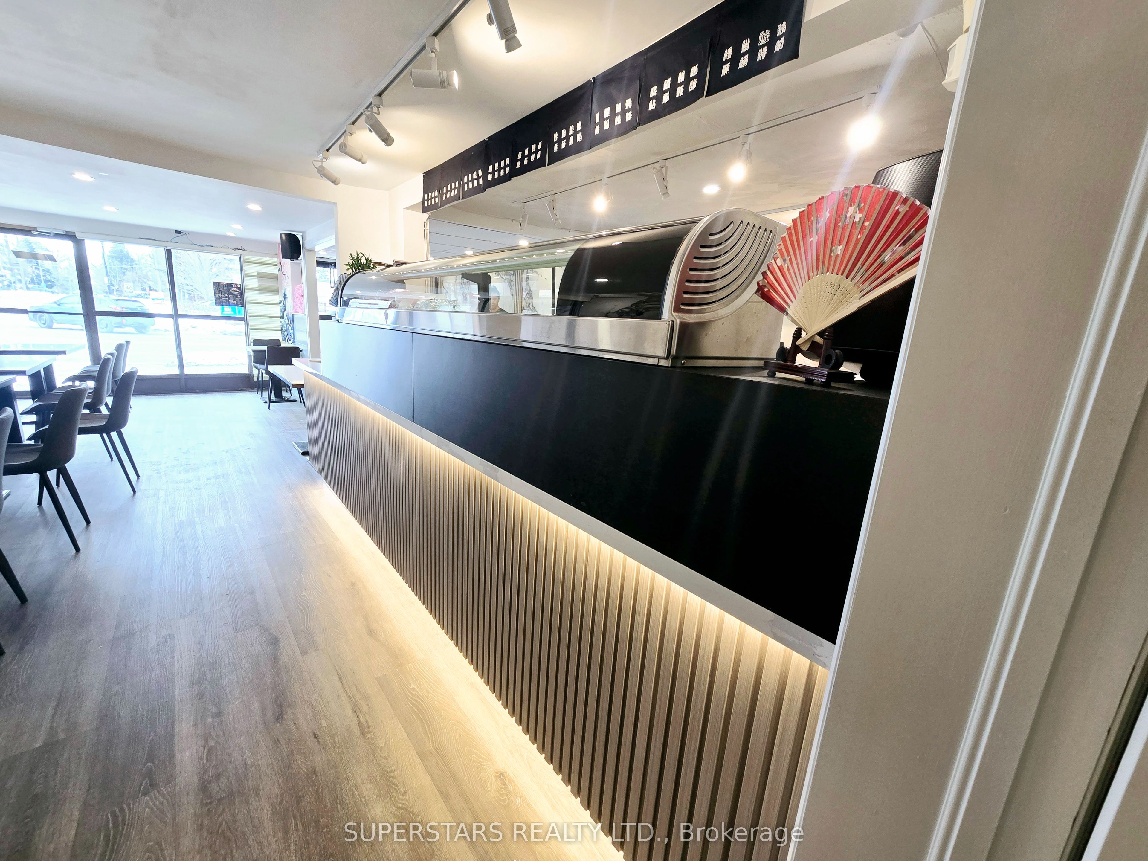 #main - 10231 Yonge Street Property Photo 7
