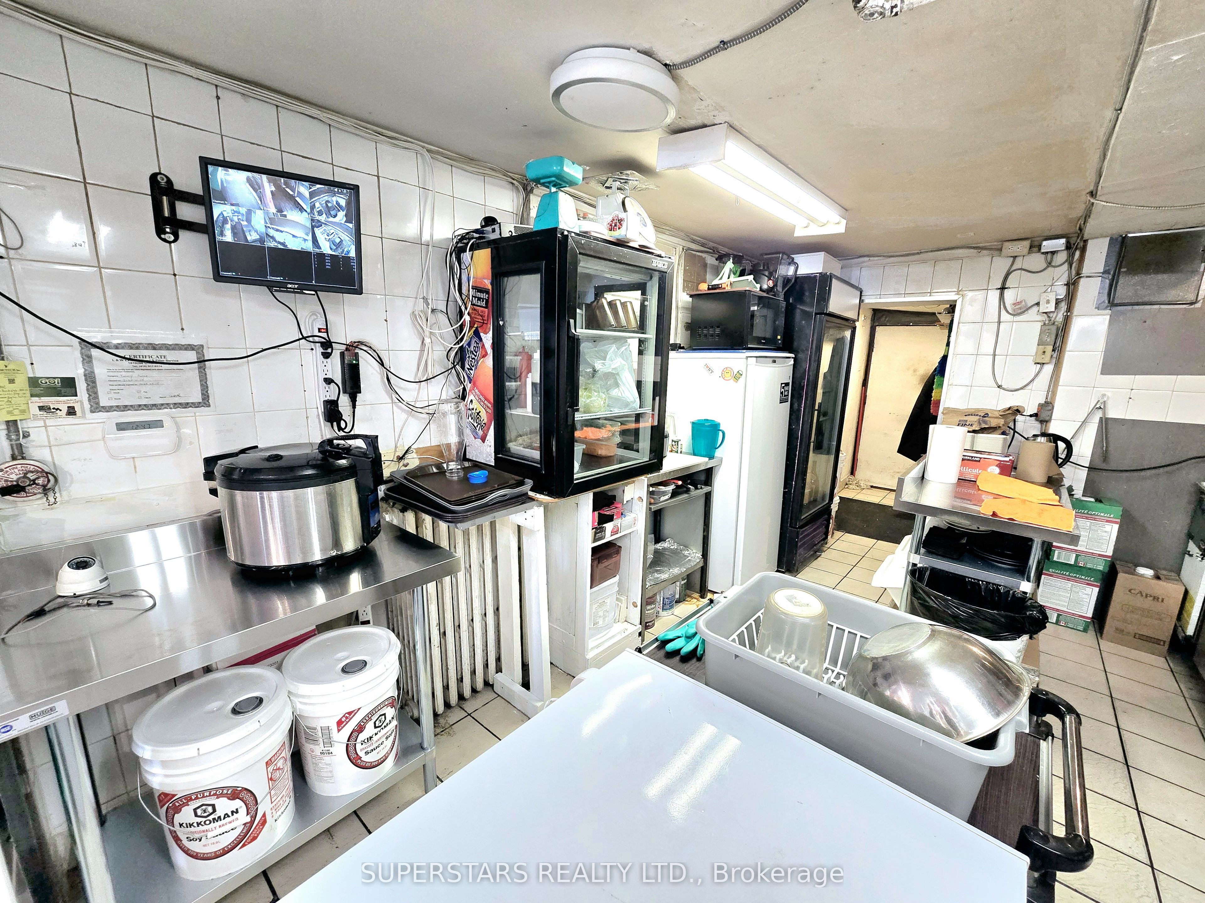 #main - 10231 Yonge Street Property Photo 15