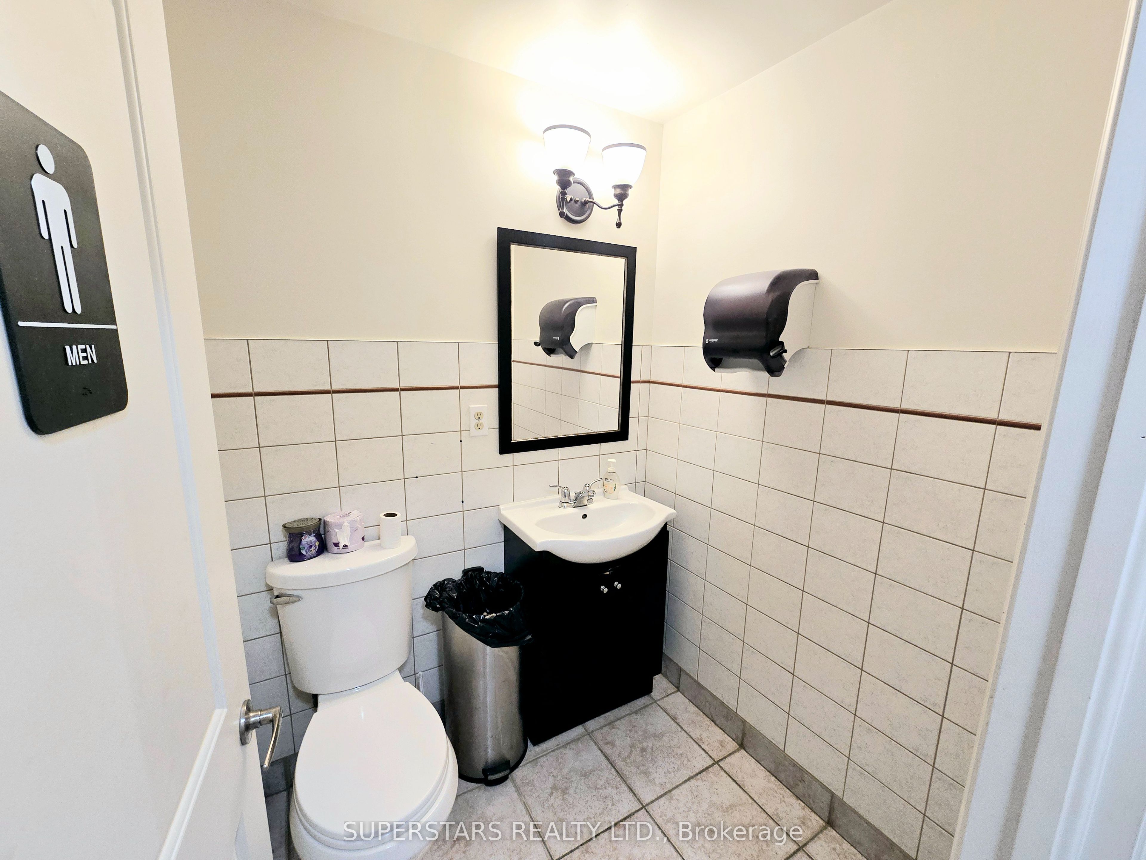 #main - 10231 Yonge Street Property Photo 16
