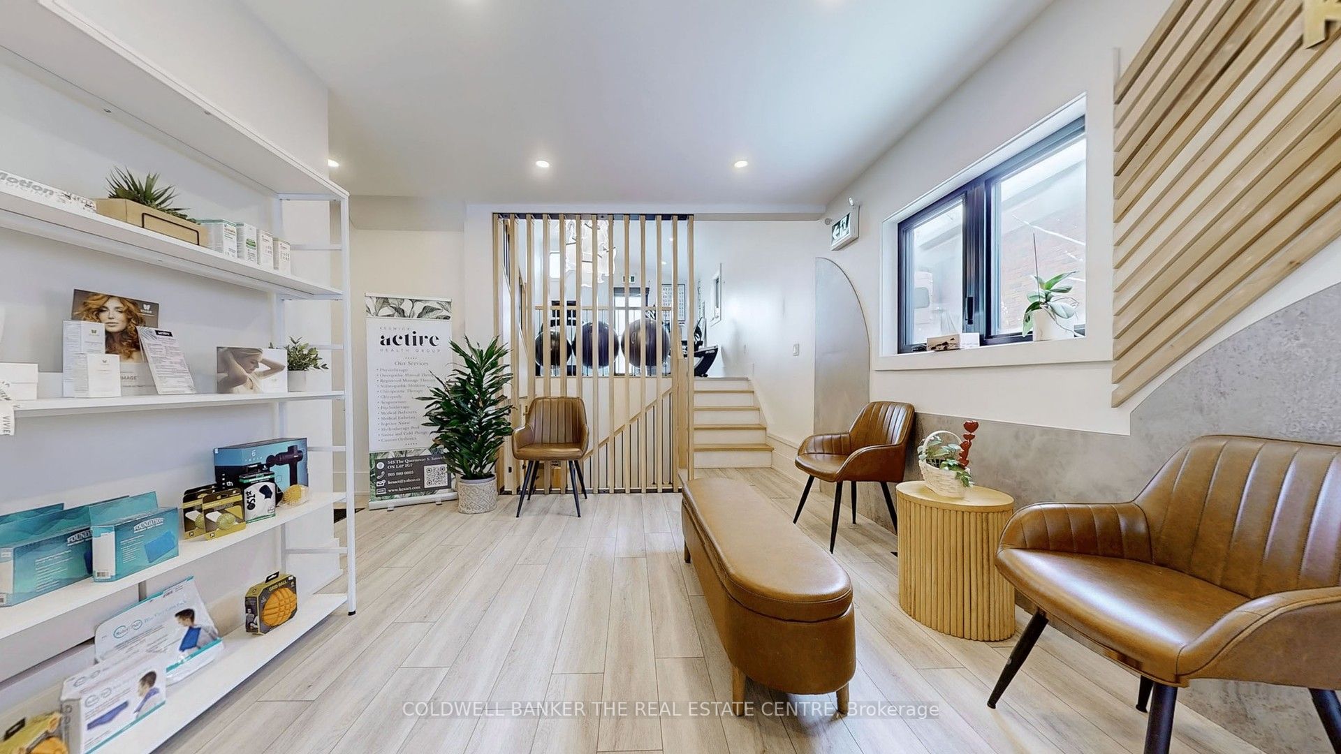 543 The Queensway Property Photo 3