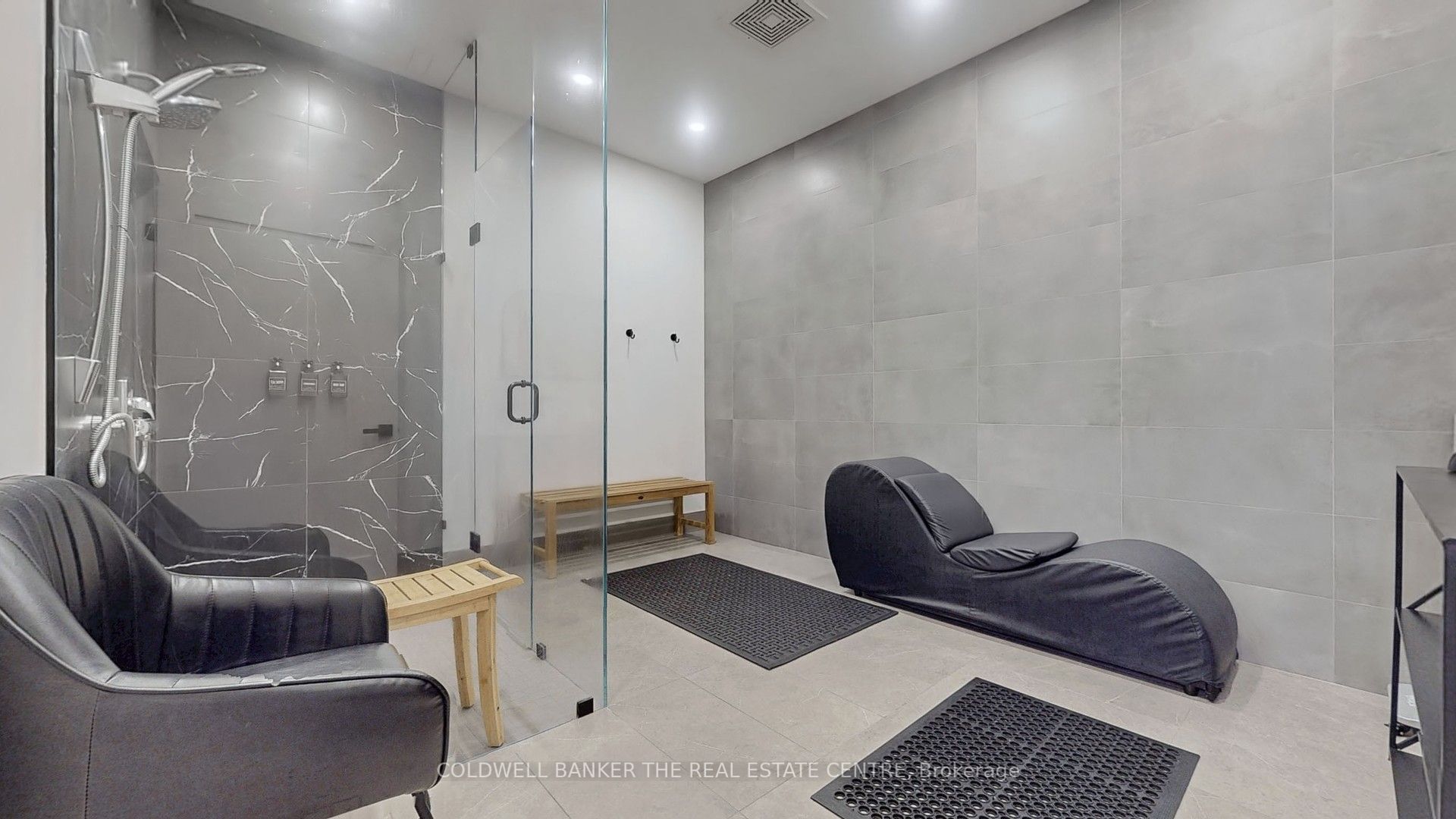 543 The Queensway Property Photo 11