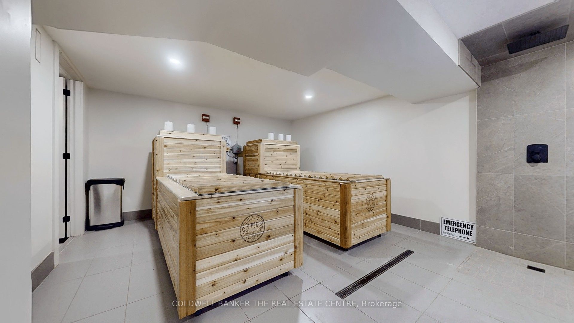 543 The Queensway Property Photo 29