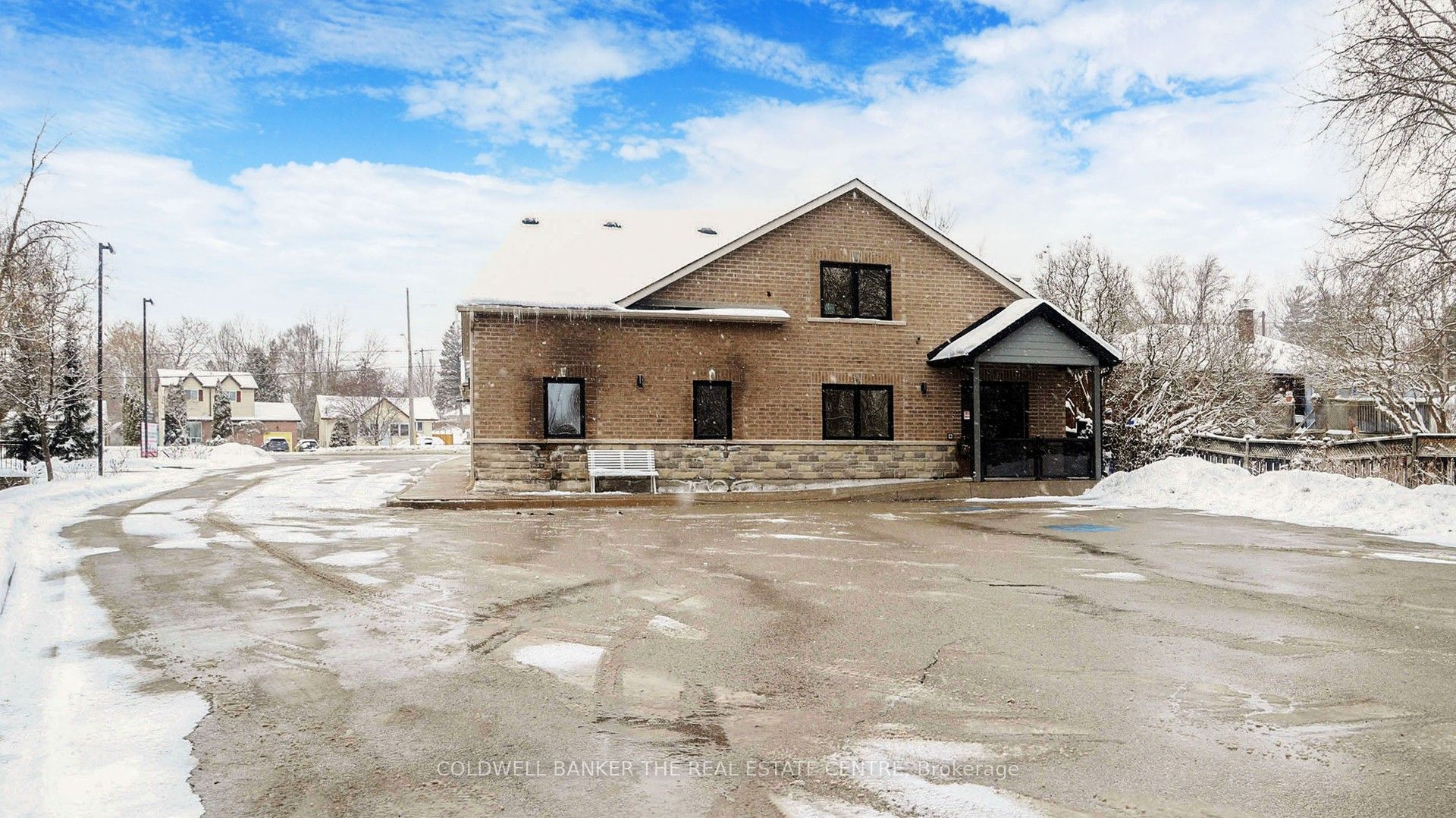 543 The Queensway Property Photo 31
