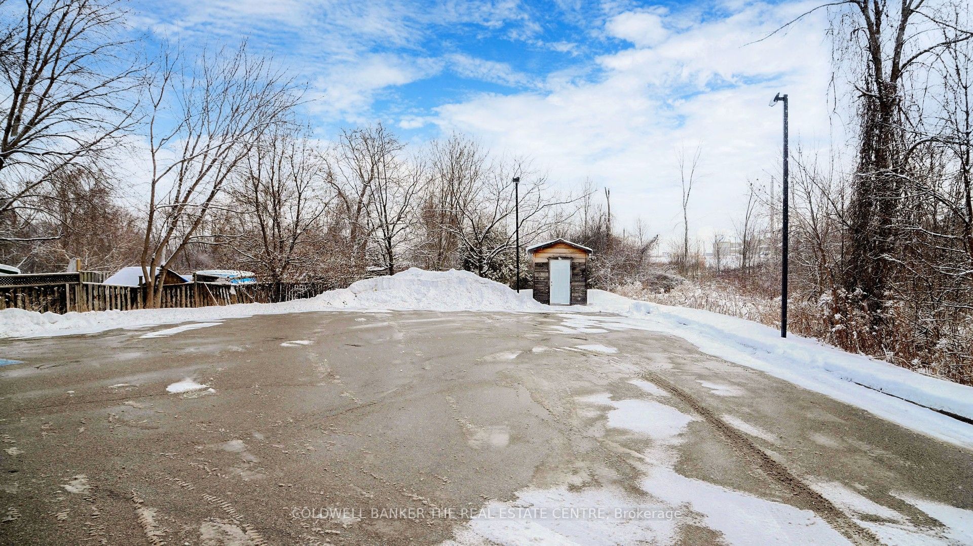 543 The Queensway Property Photo 32