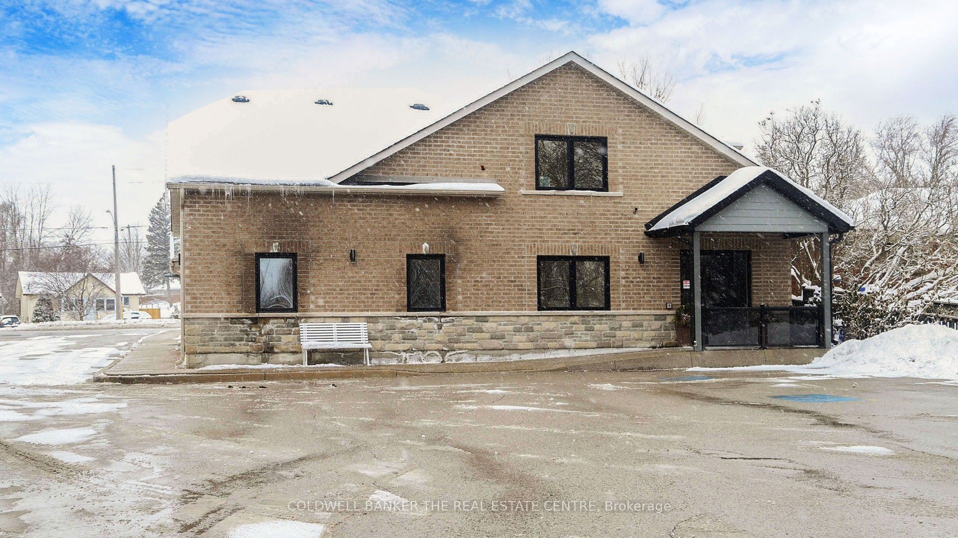 543 The Queensway Property Photo 33