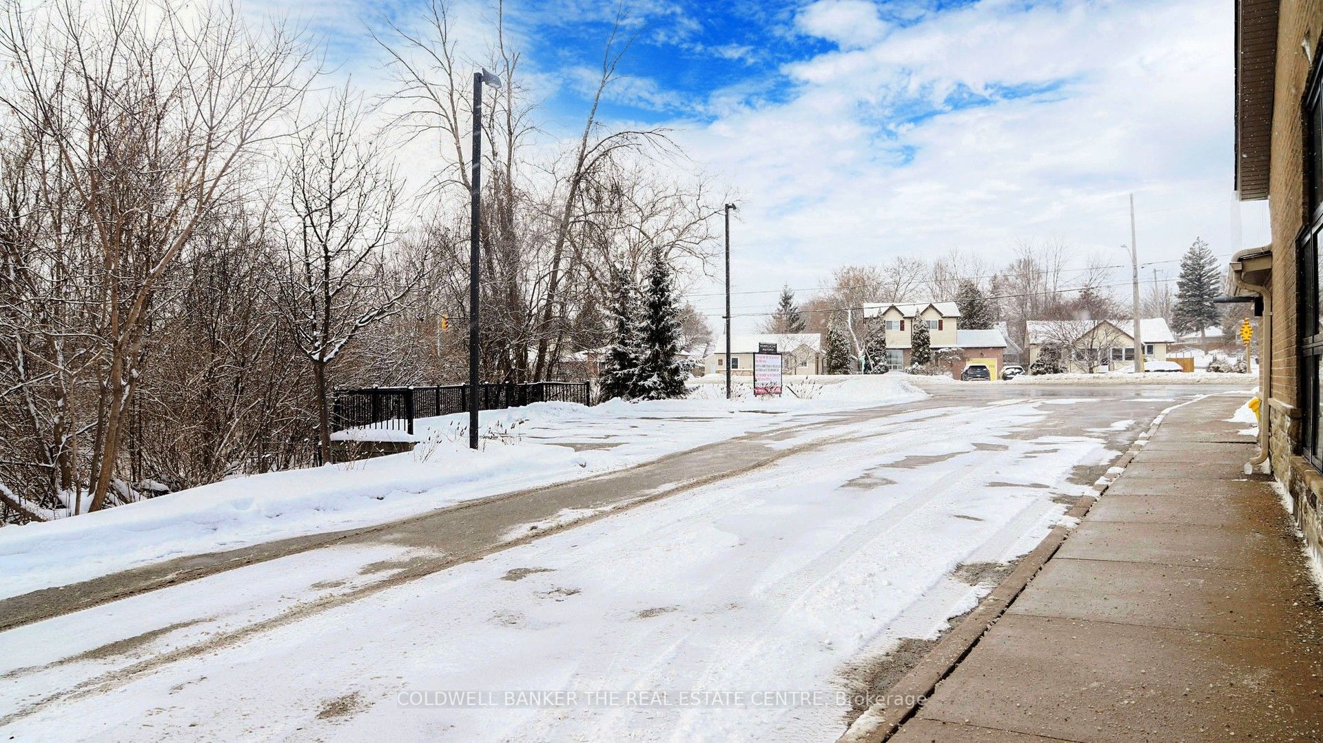 543 The Queensway Property Photo 34
