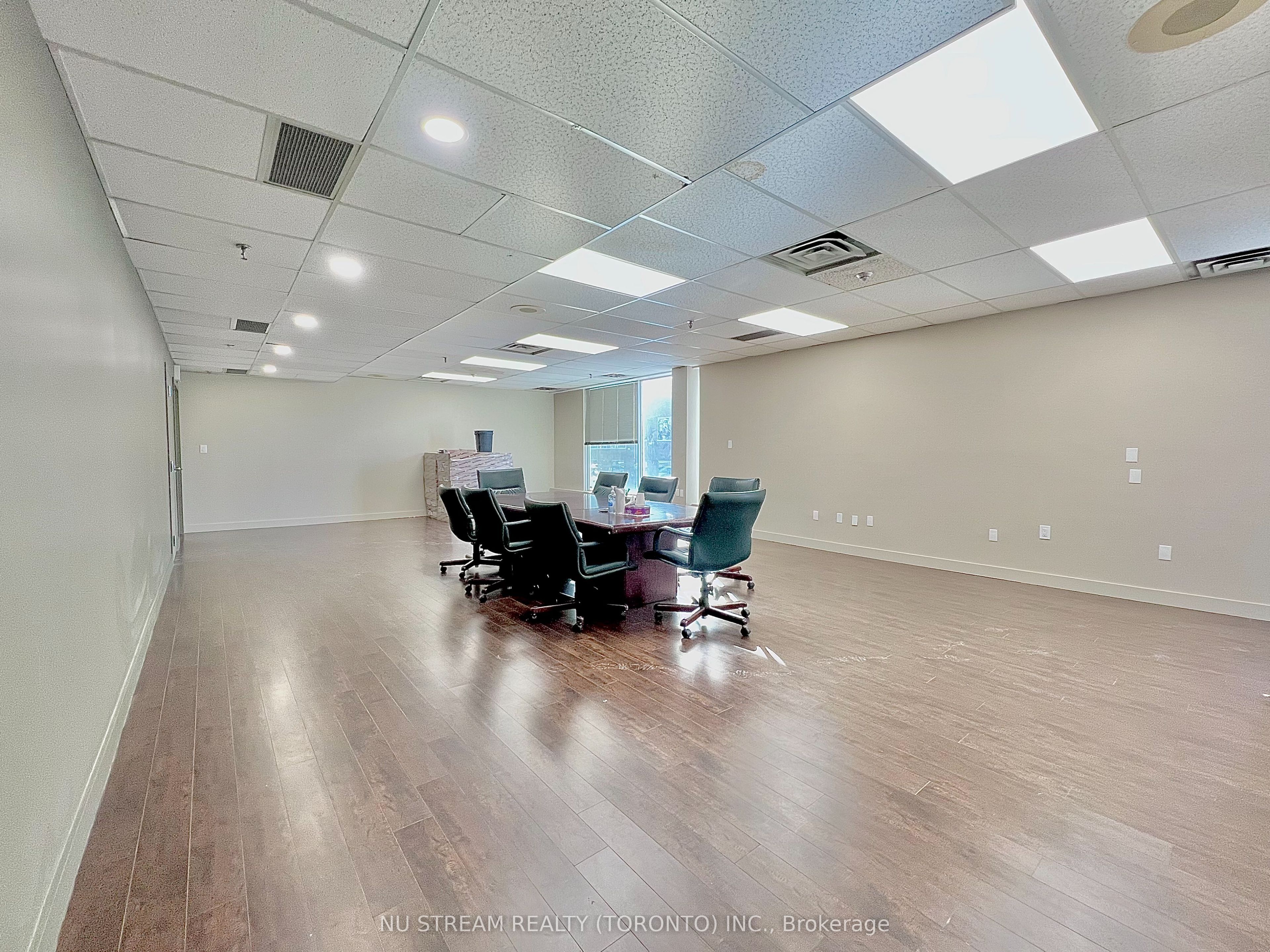 #101 - 2770 14th Avenue Property Photo 2