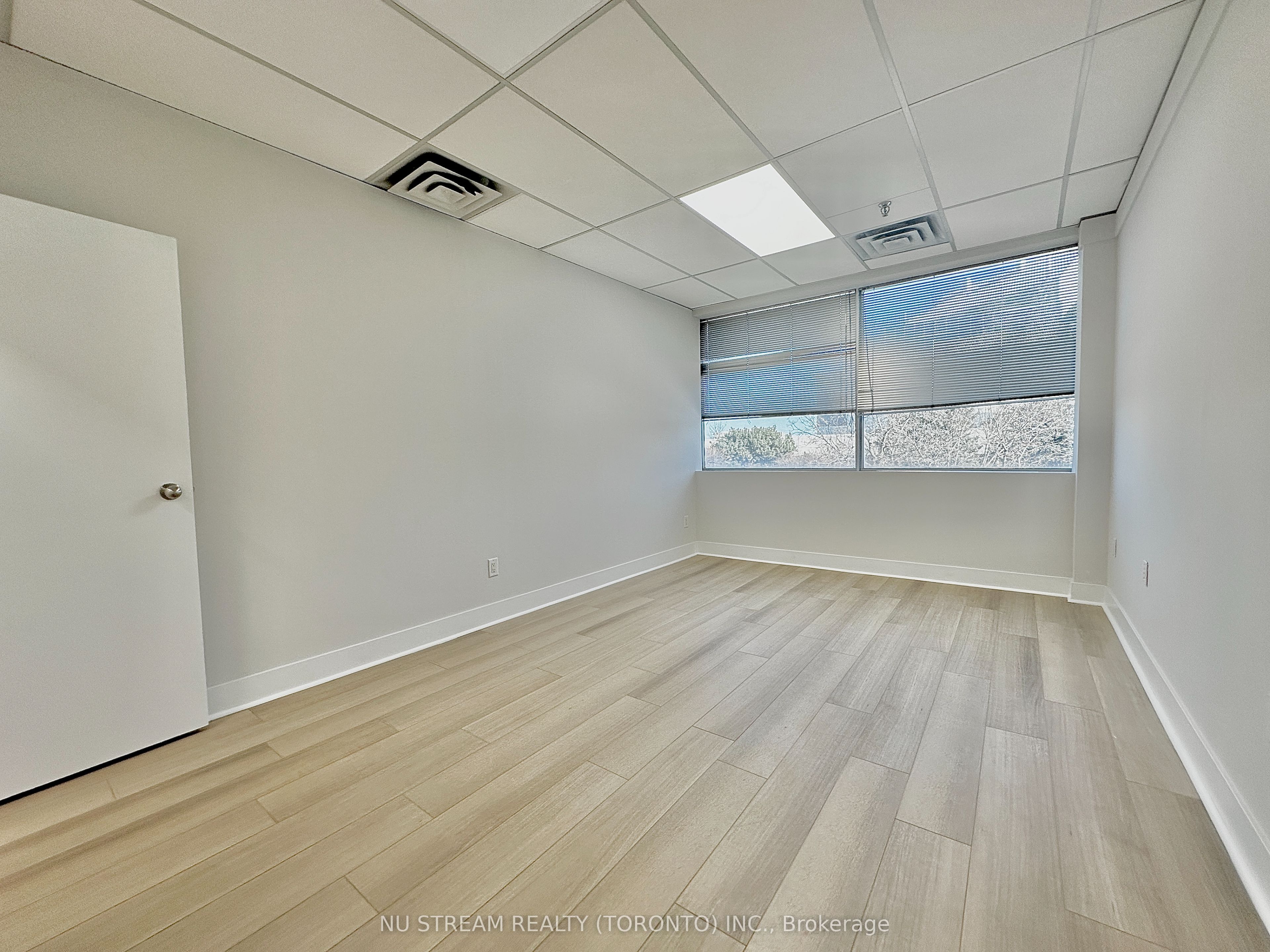 #204 - 2770 14th Avenue Property Photo 17
