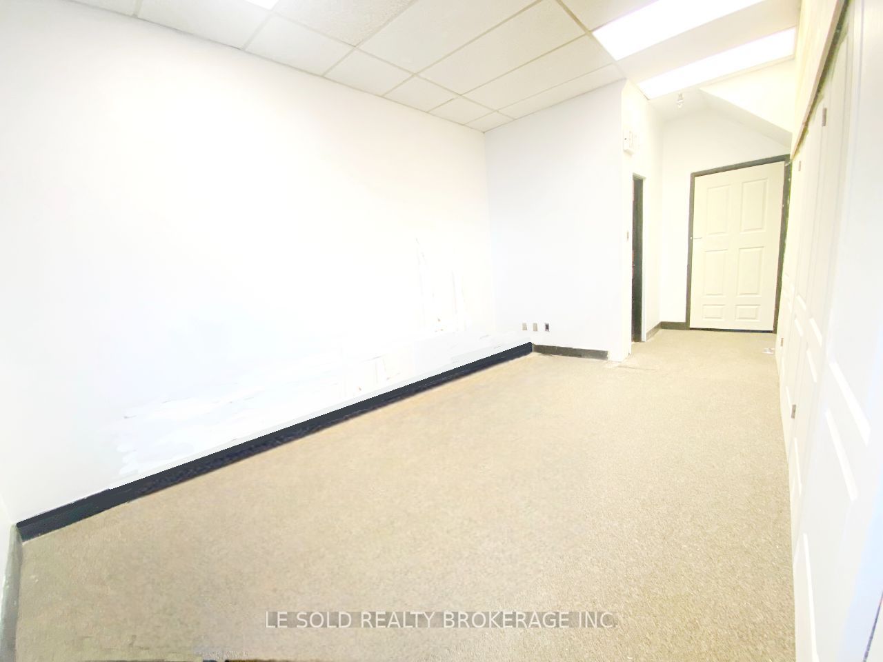 #1st Floor - 117 Ringwood Drive Property Photo 4