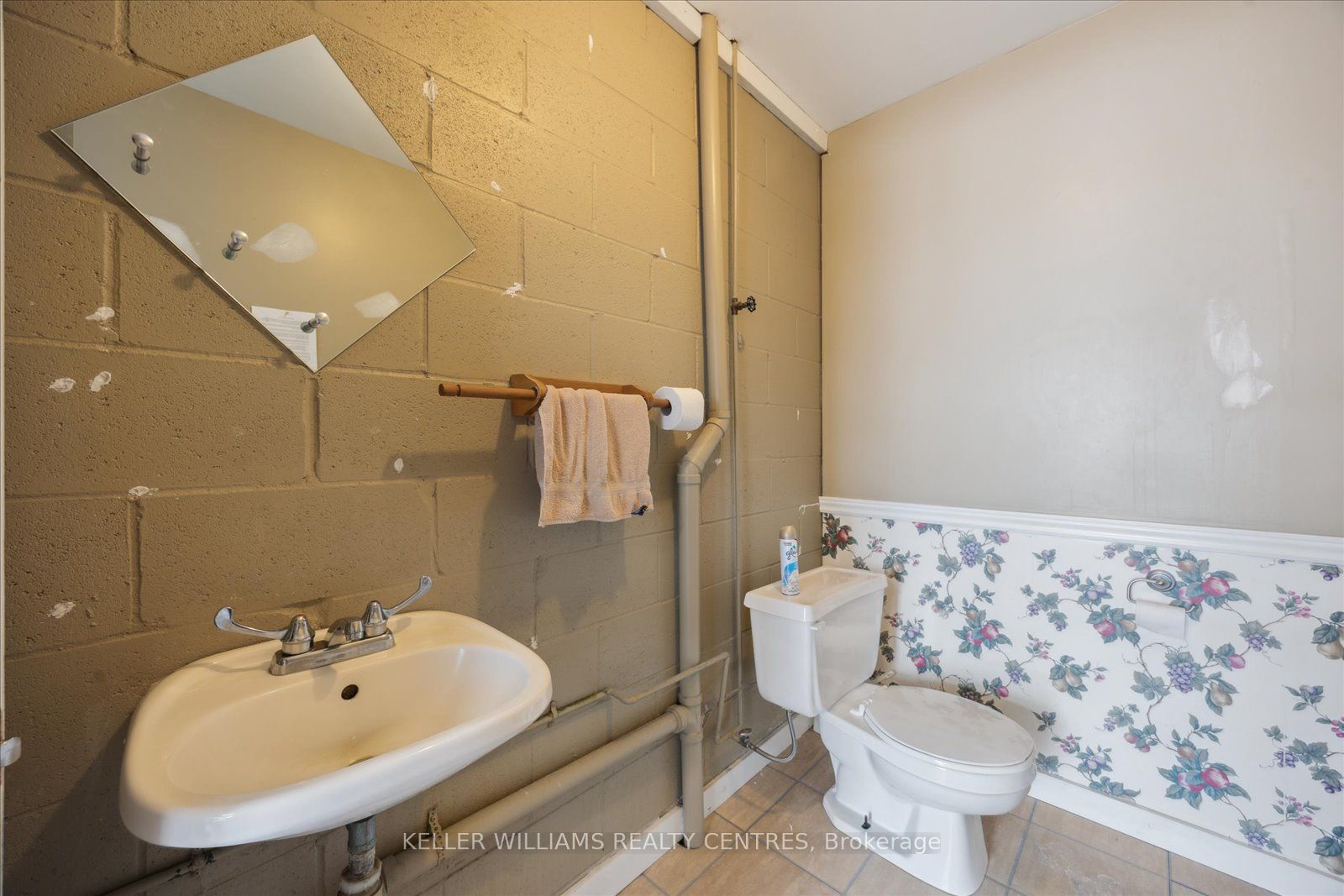 #10 - 110 Pony Drive Property Photo 15