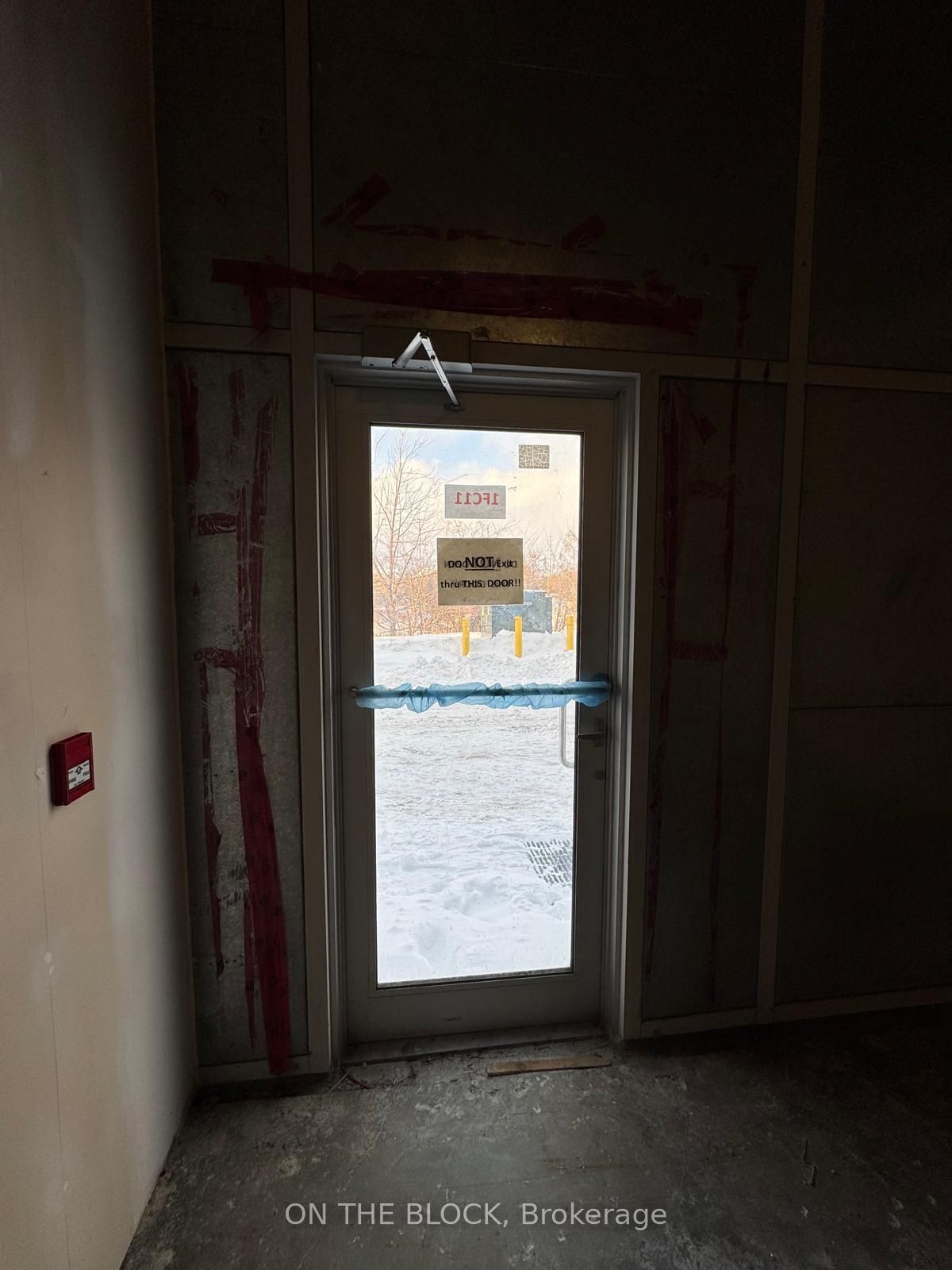 #1fc11 / 10 - 9390 Woodbine Avenue Property Photo 5