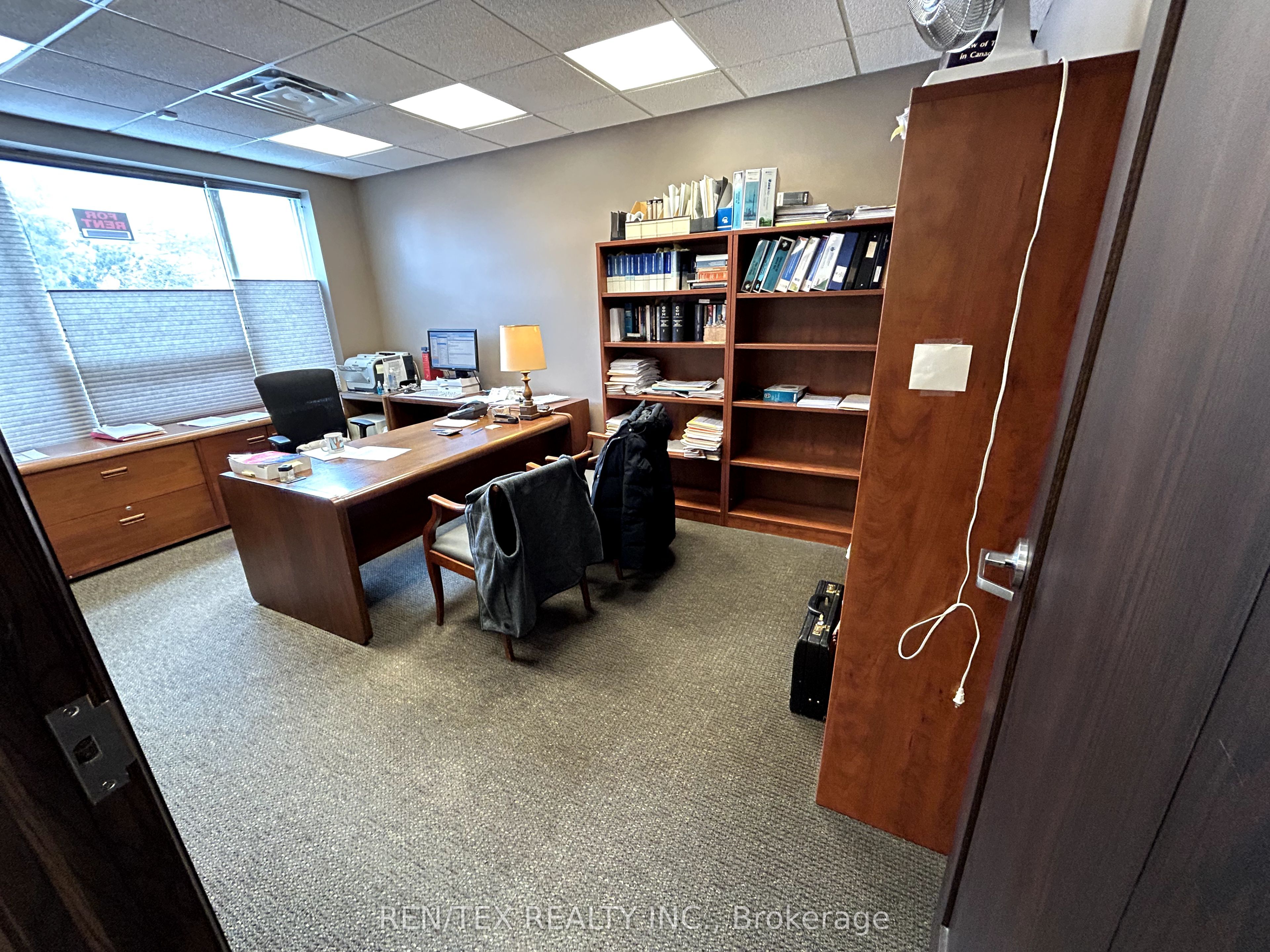 #7 - 30 Wertheim Court Property Photo 4