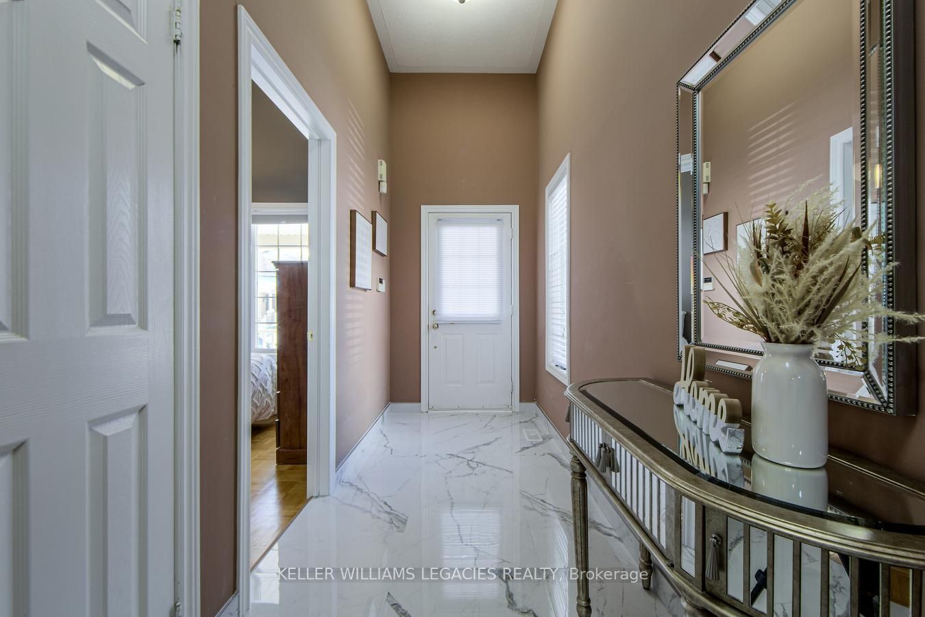 93 Chateau Drive Property Photo 2