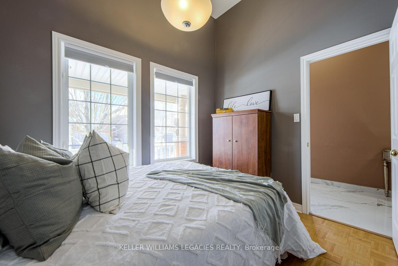93 Chateau Drive Property Photo 4