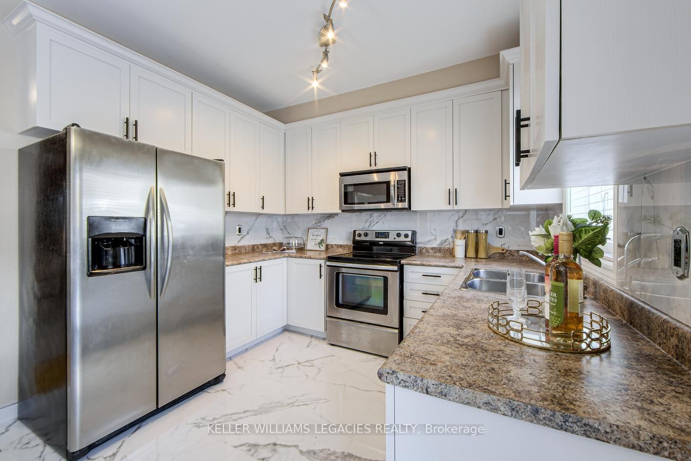 93 Chateau Drive Property Photo 12